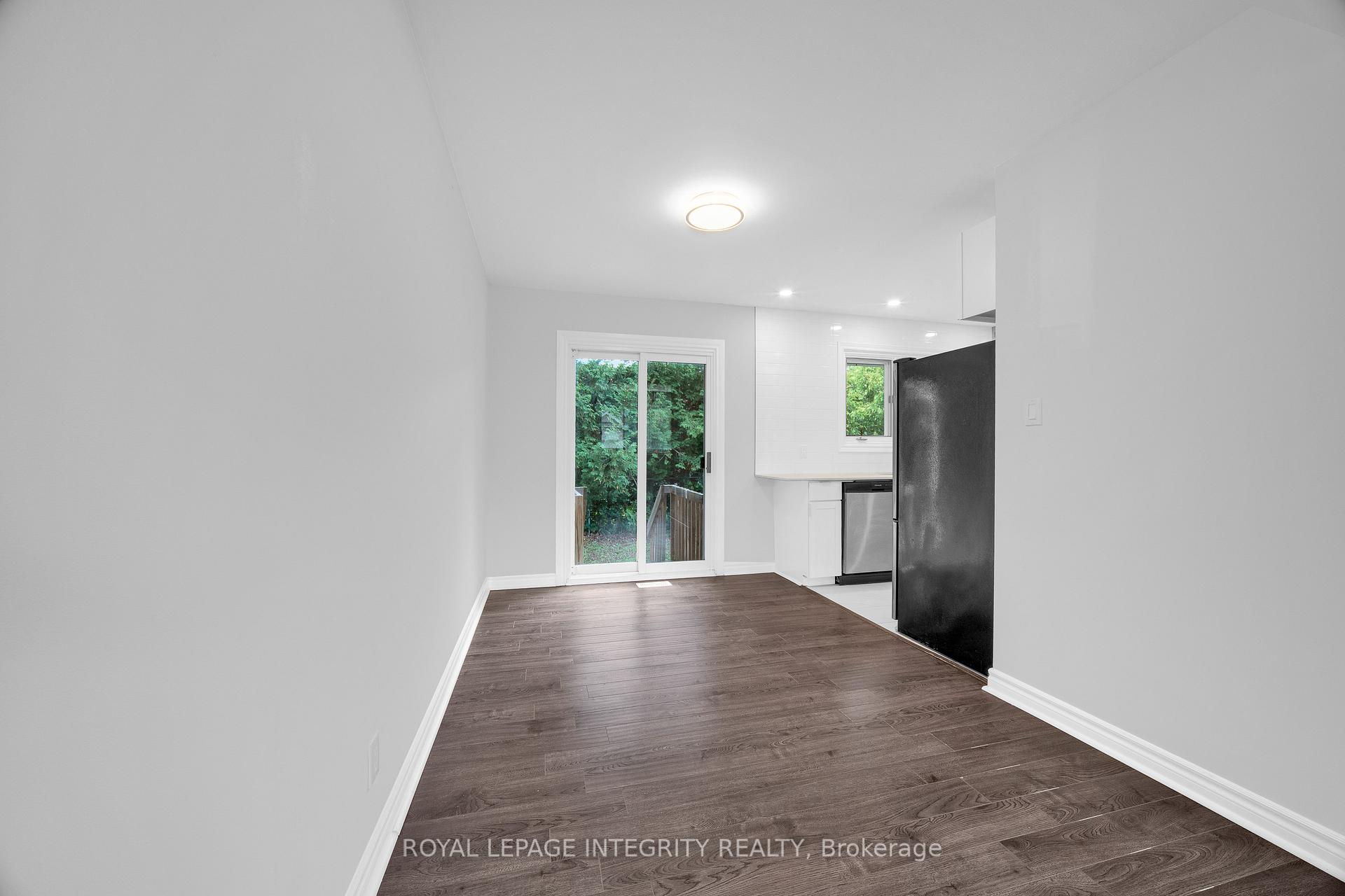 Photo 13 of 18 Sullivan Avenue, Ottawa, Meadowlands/Crestview — HOMEH