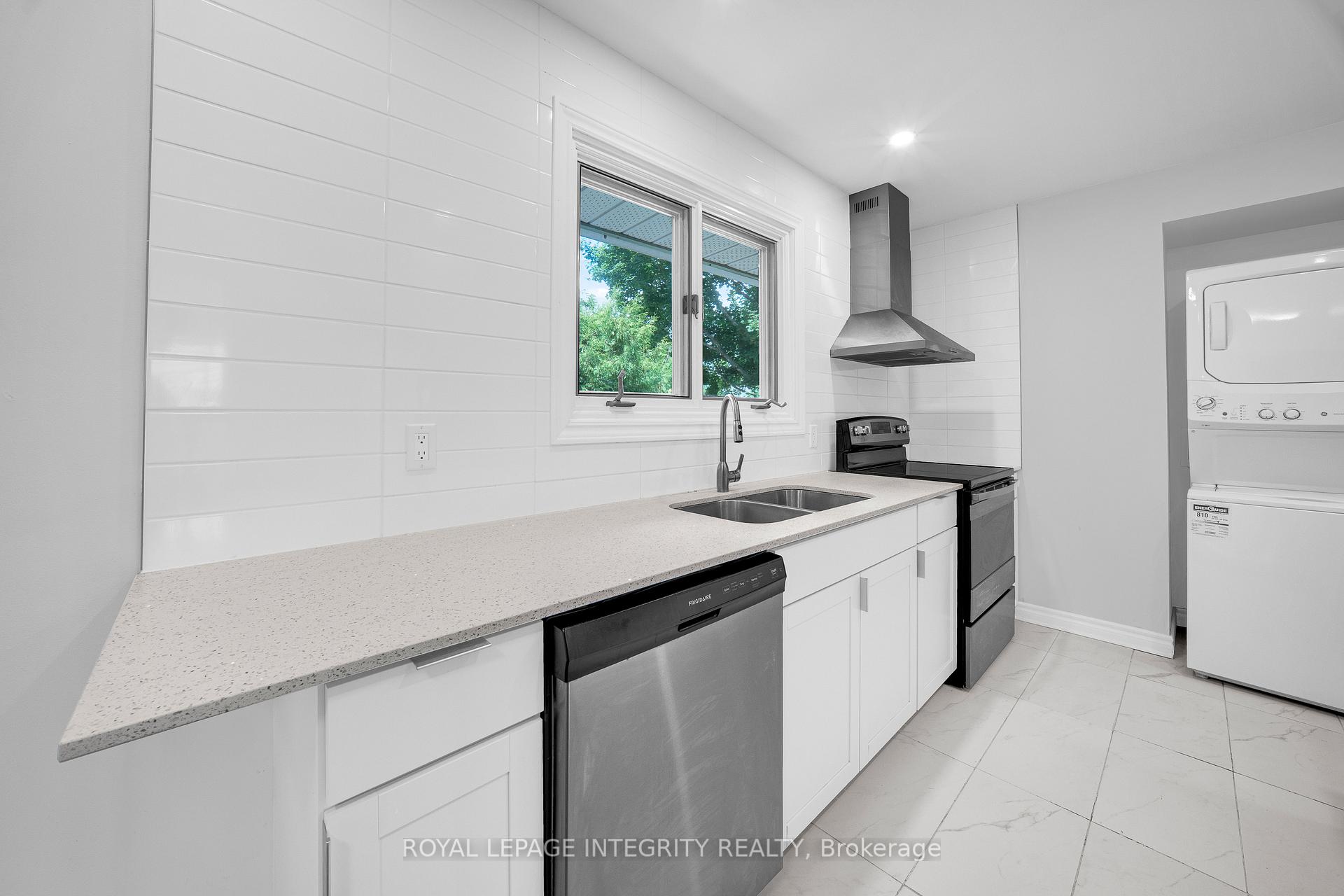 Photo 16 of 18 Sullivan Avenue, Ottawa, Meadowlands/Crestview — HOMEH