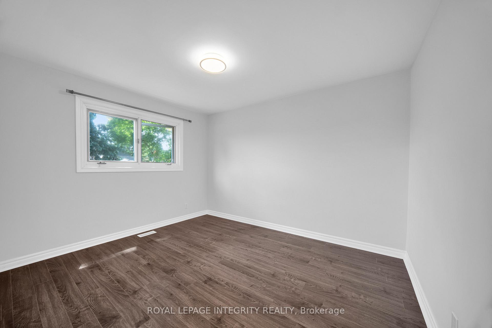 Photo 21 of 18 Sullivan Avenue, Ottawa, Meadowlands/Crestview — HOMEH
