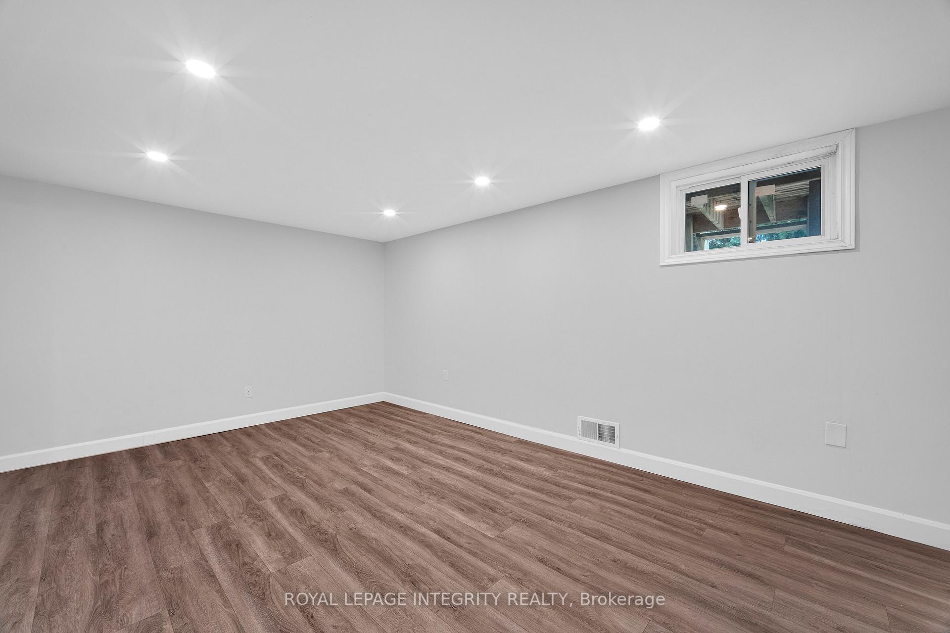 Photo 30 of 18 Sullivan Avenue, Ottawa, Meadowlands/Crestview — HOMEH