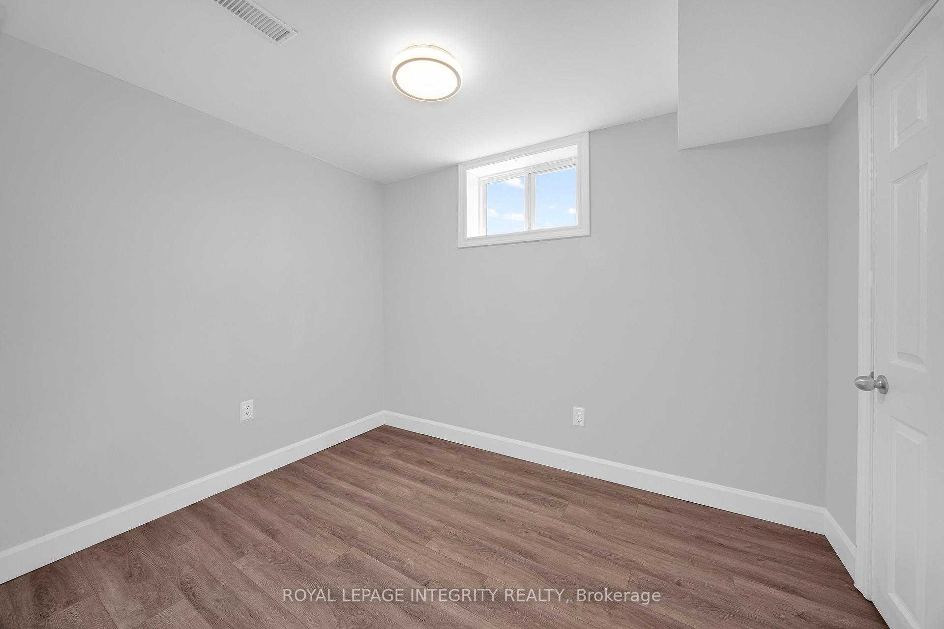 Photo 38 of 18 Sullivan Avenue, Ottawa, Meadowlands/Crestview — HOMEH