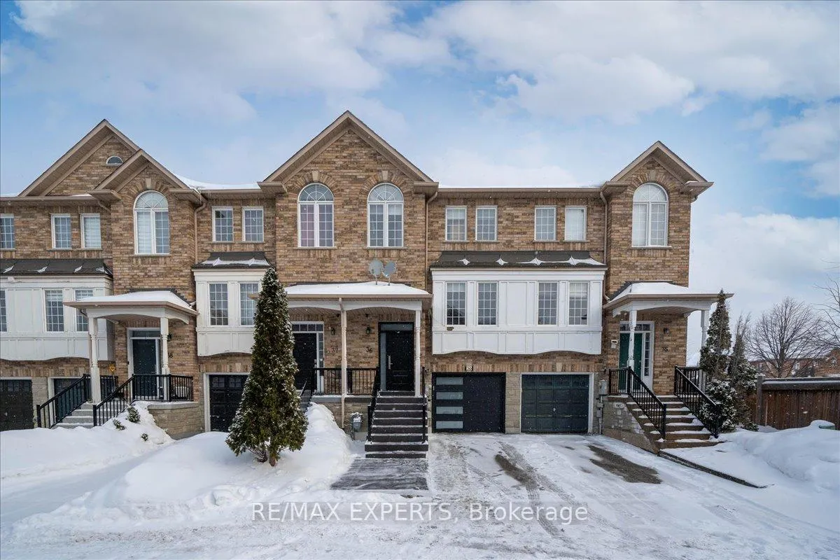 Photo 2 of Unit 36, 165 Fieldstone Drive, Vaughan, East Woodbridge — HOMEH