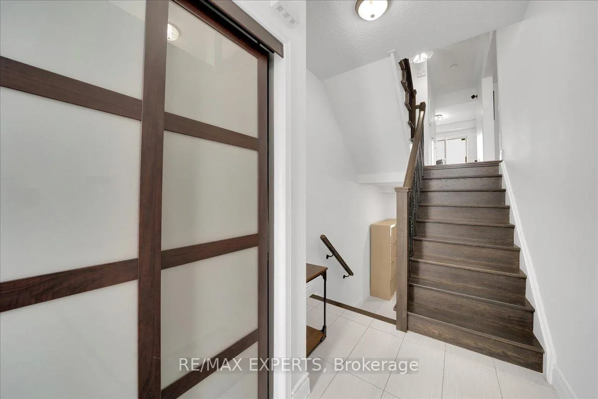 Photo 6 of Unit 36, 165 Fieldstone Drive, Vaughan, East Woodbridge — HOMEH