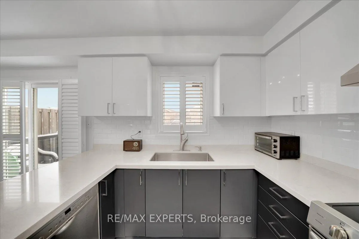 Photo 17 of Unit 36, 165 Fieldstone Drive, Vaughan, East Woodbridge — HOMEH