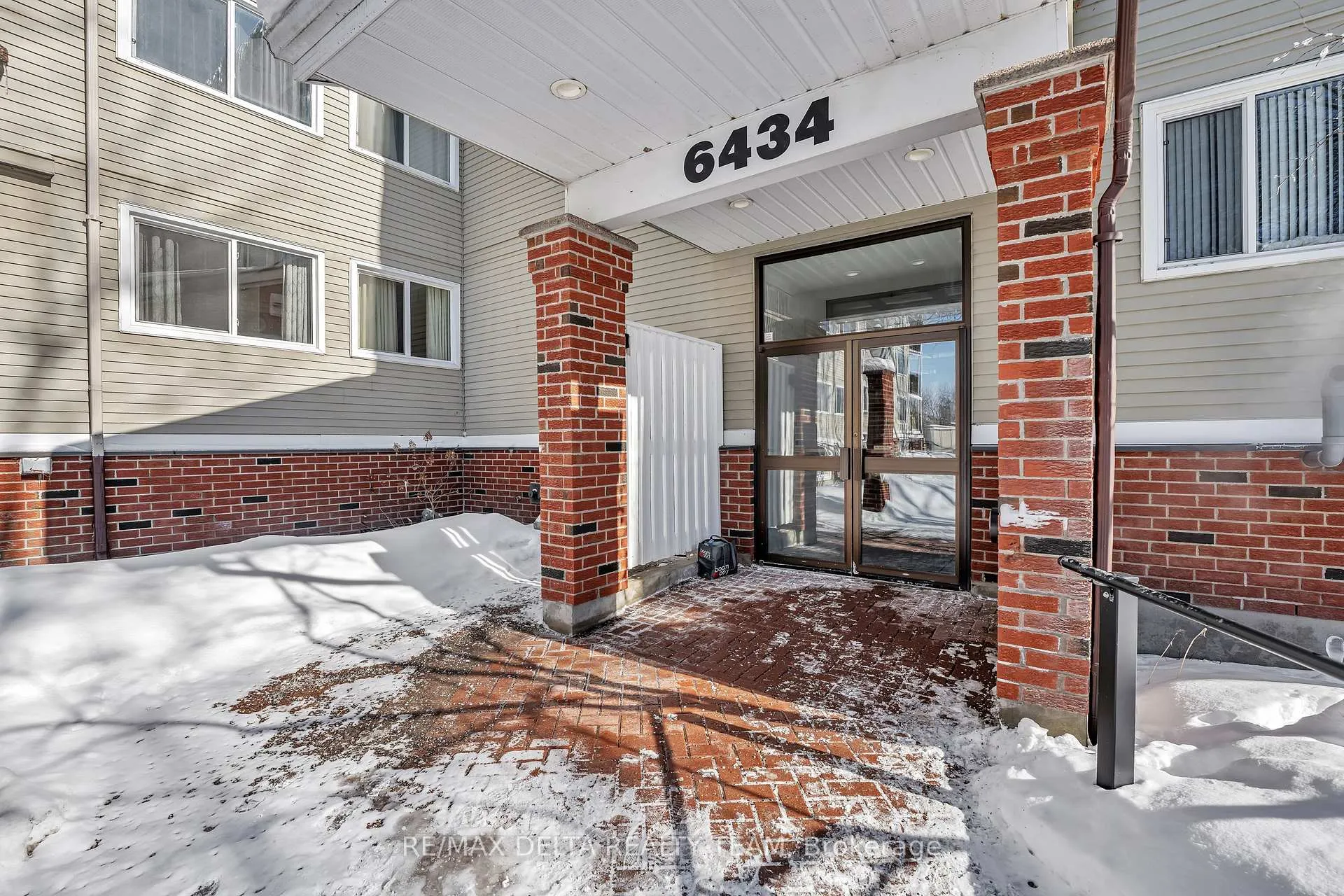 Photo 2 of Unit 303, 6434 Bilberry Drive, Ottawa, Orleans Wood — HOMEH