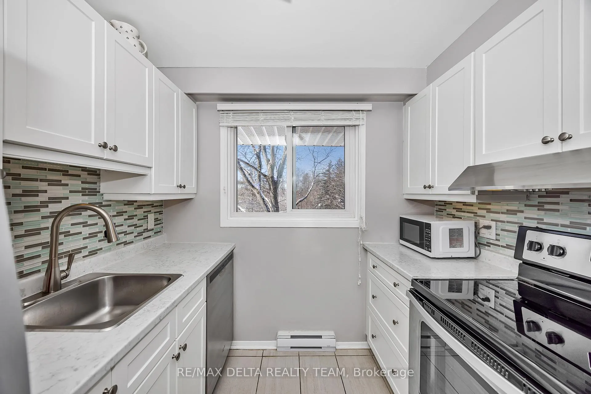 Photo 10 of Unit 303, 6434 Bilberry Drive, Ottawa, Orleans Wood — HOMEH