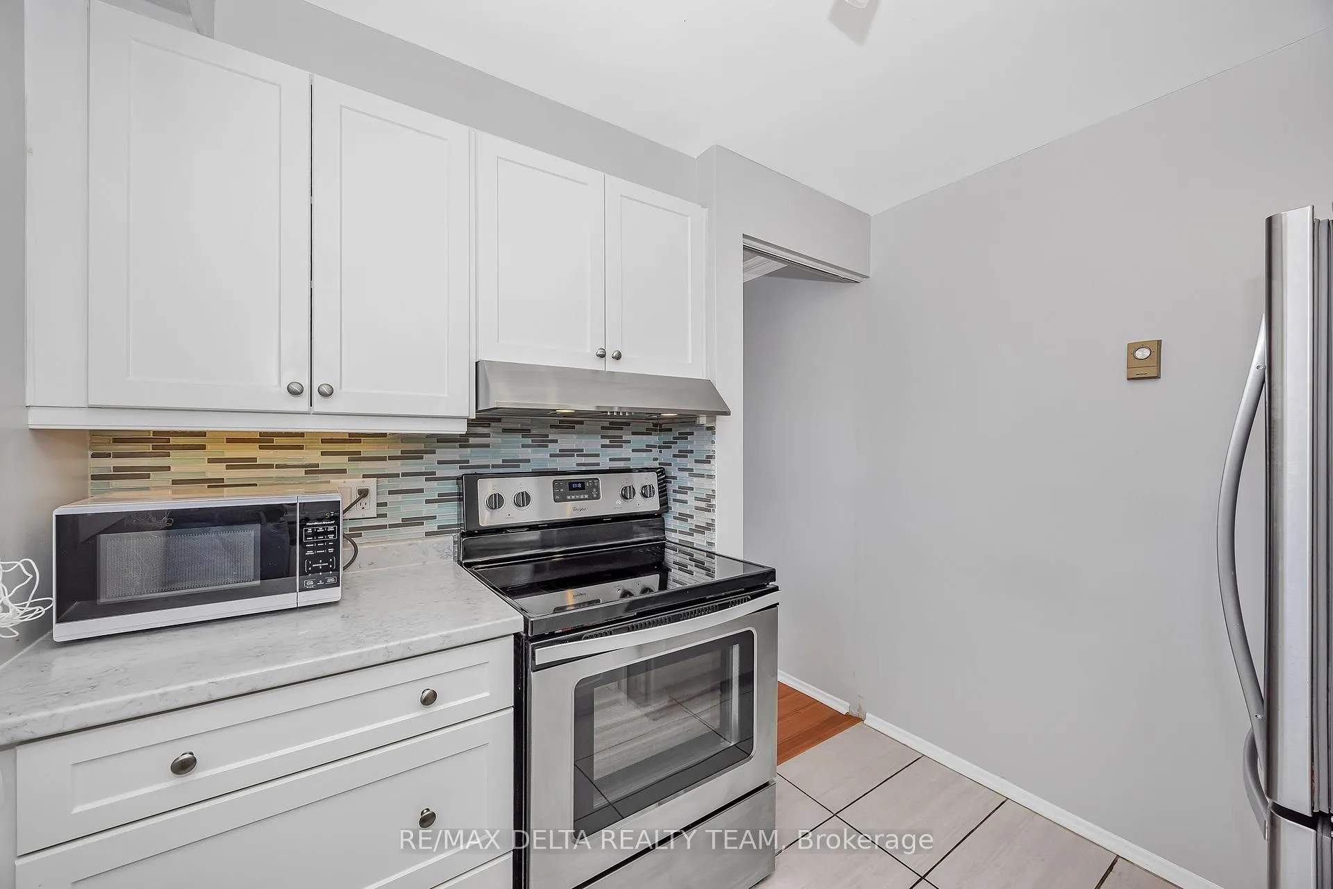 Photo 11 of Unit 303, 6434 Bilberry Drive, Ottawa, Orleans Wood — HOMEH