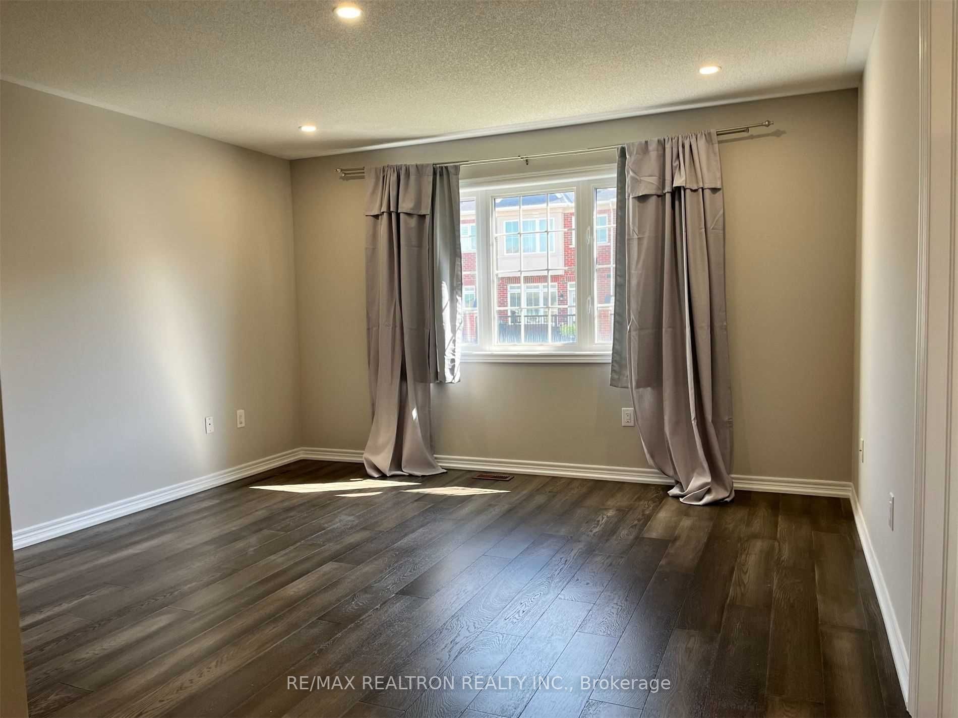 Photo 13 of 71 Fimco Crescent, Markham, Greensborough — HOMEH