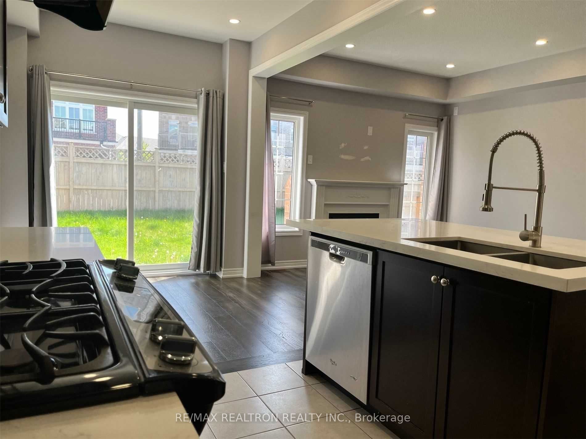Photo 8 of 71 Fimco Crescent, Markham, Greensborough — HOMEH