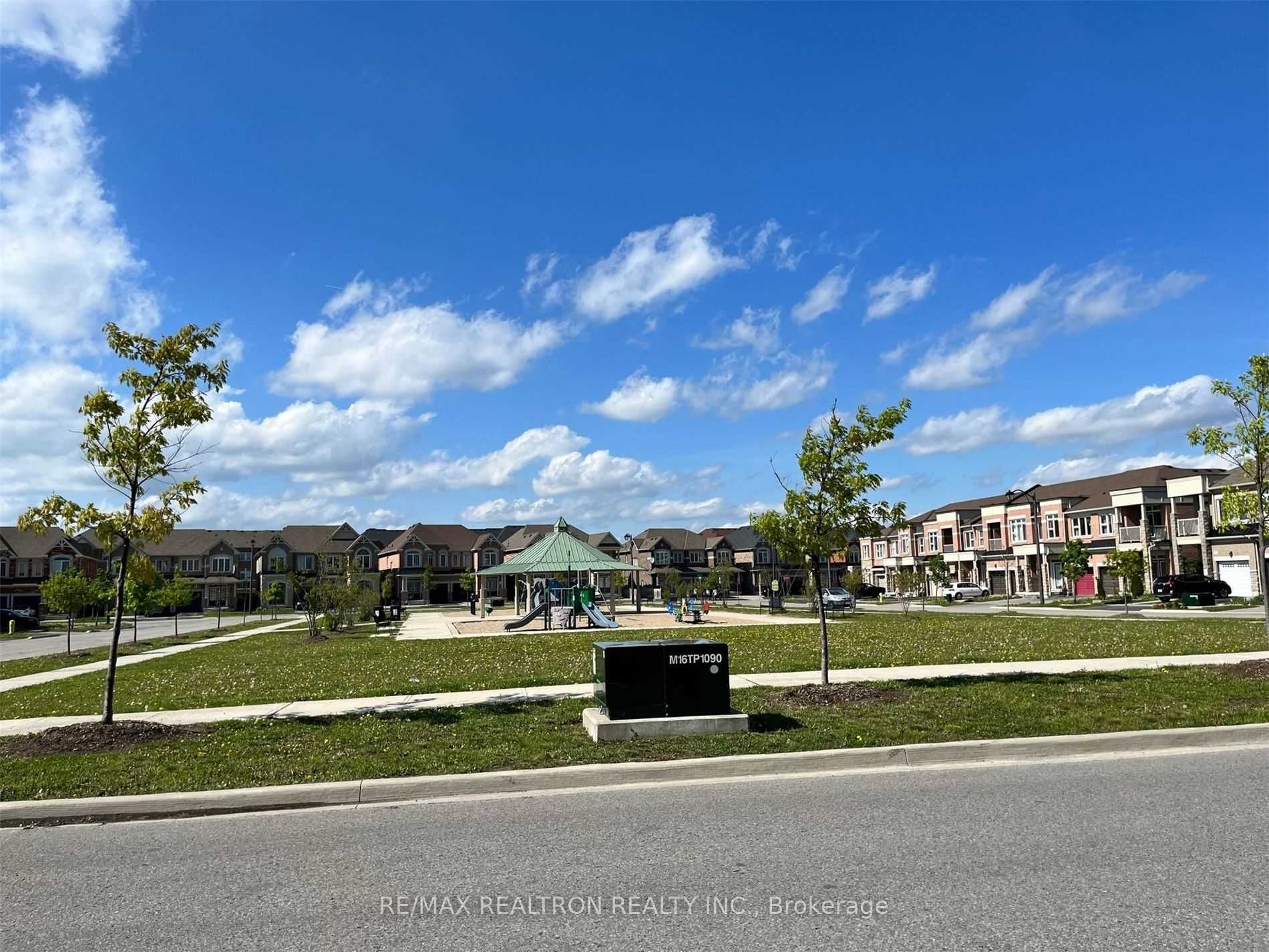 Photo 30 of 71 Fimco Crescent, Markham, Greensborough — HOMEH