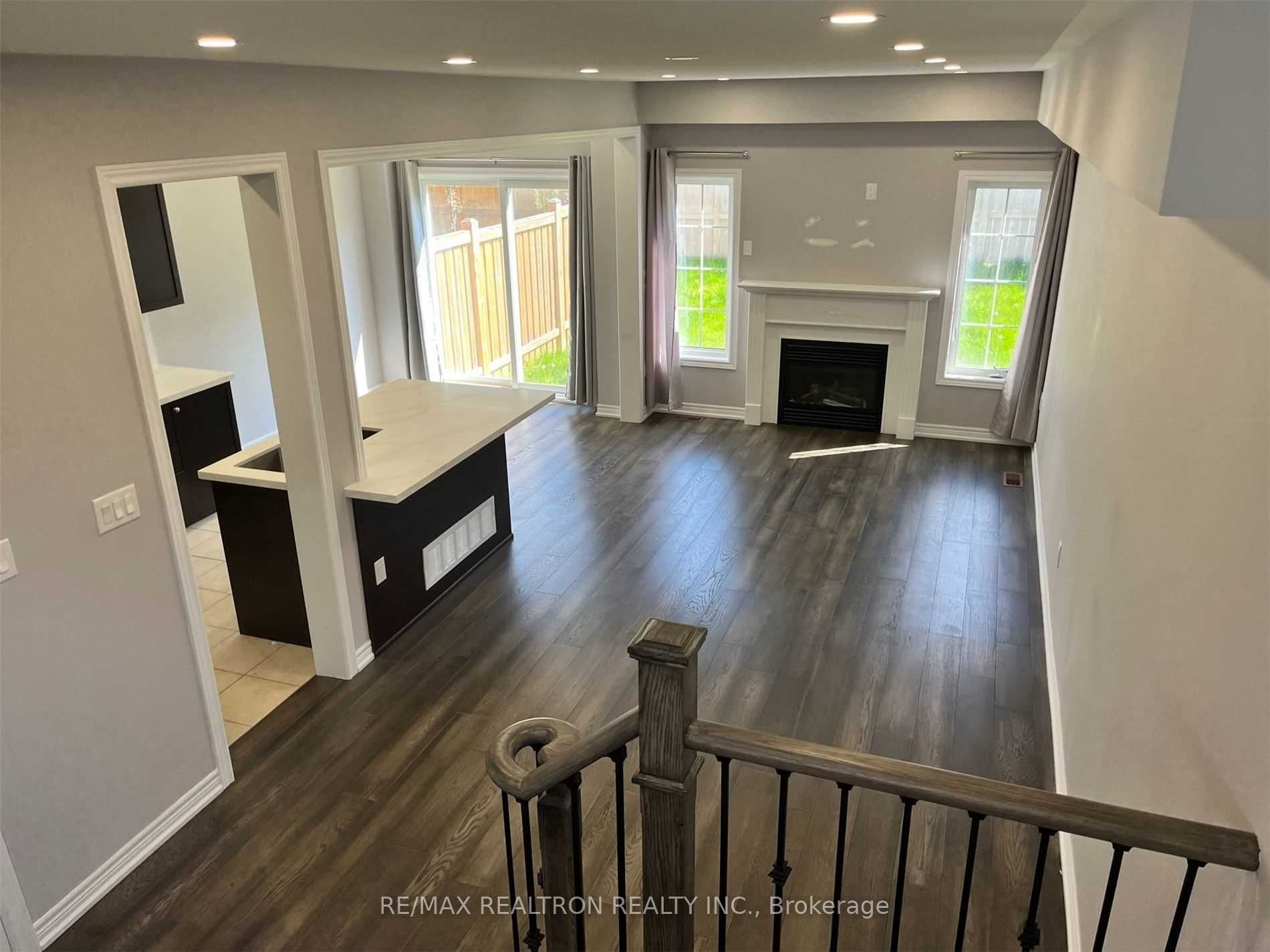 Photo 11 of 71 Fimco Crescent, Markham, Greensborough — HOMEH
