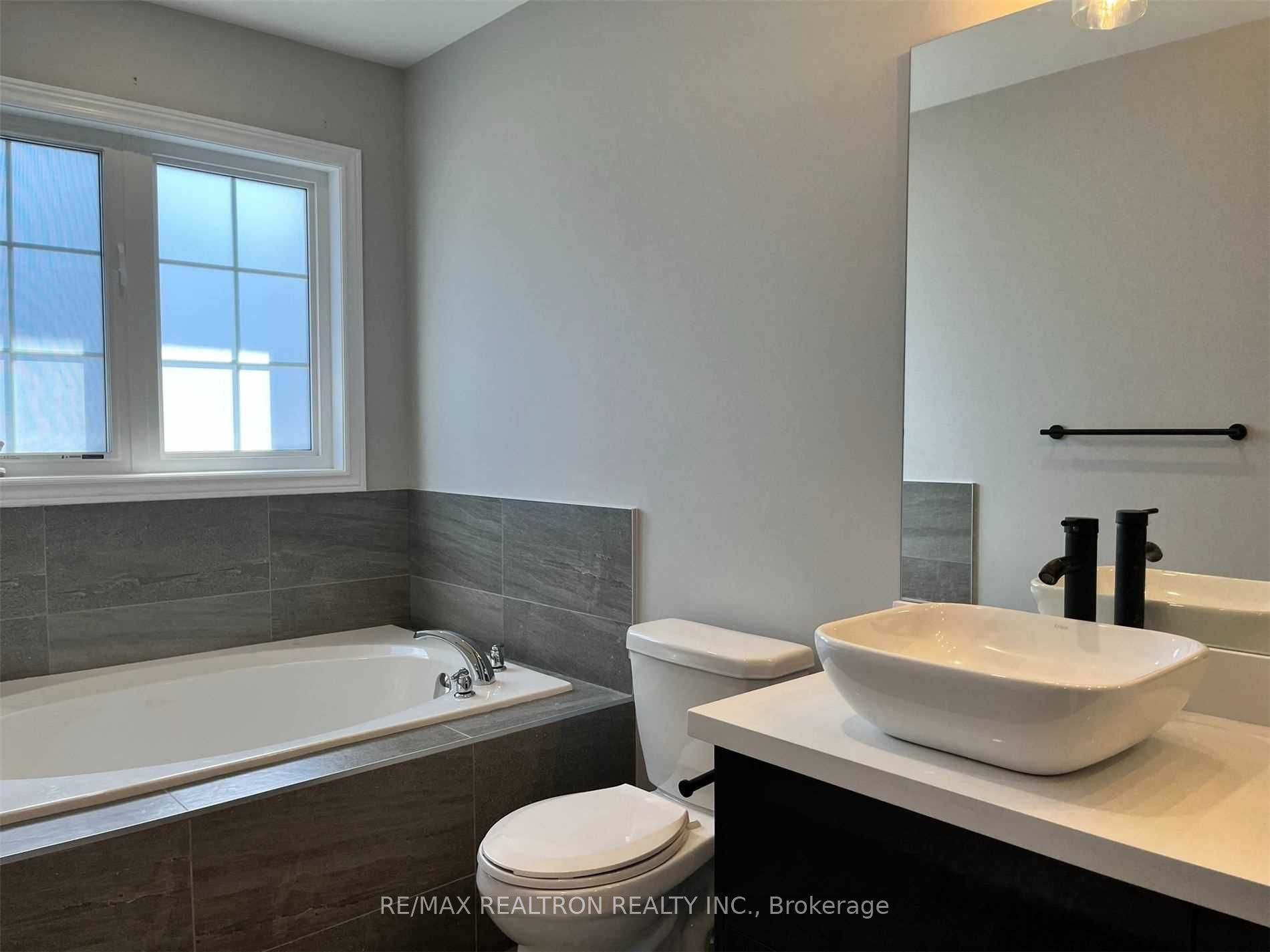 Photo 14 of 71 Fimco Crescent, Markham, Greensborough — HOMEH