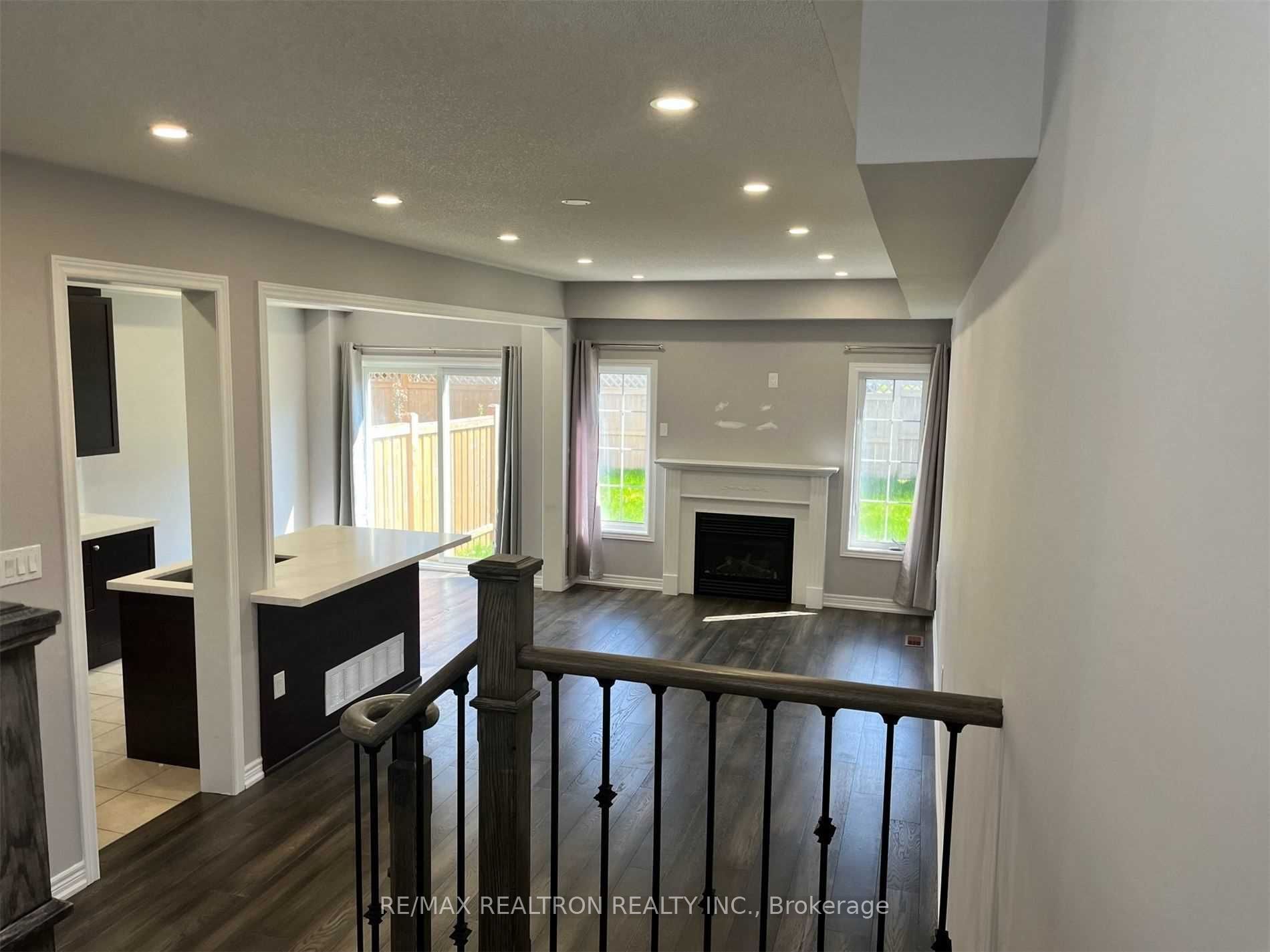 Photo 10 of 71 Fimco Crescent, Markham, Greensborough — HOMEH
