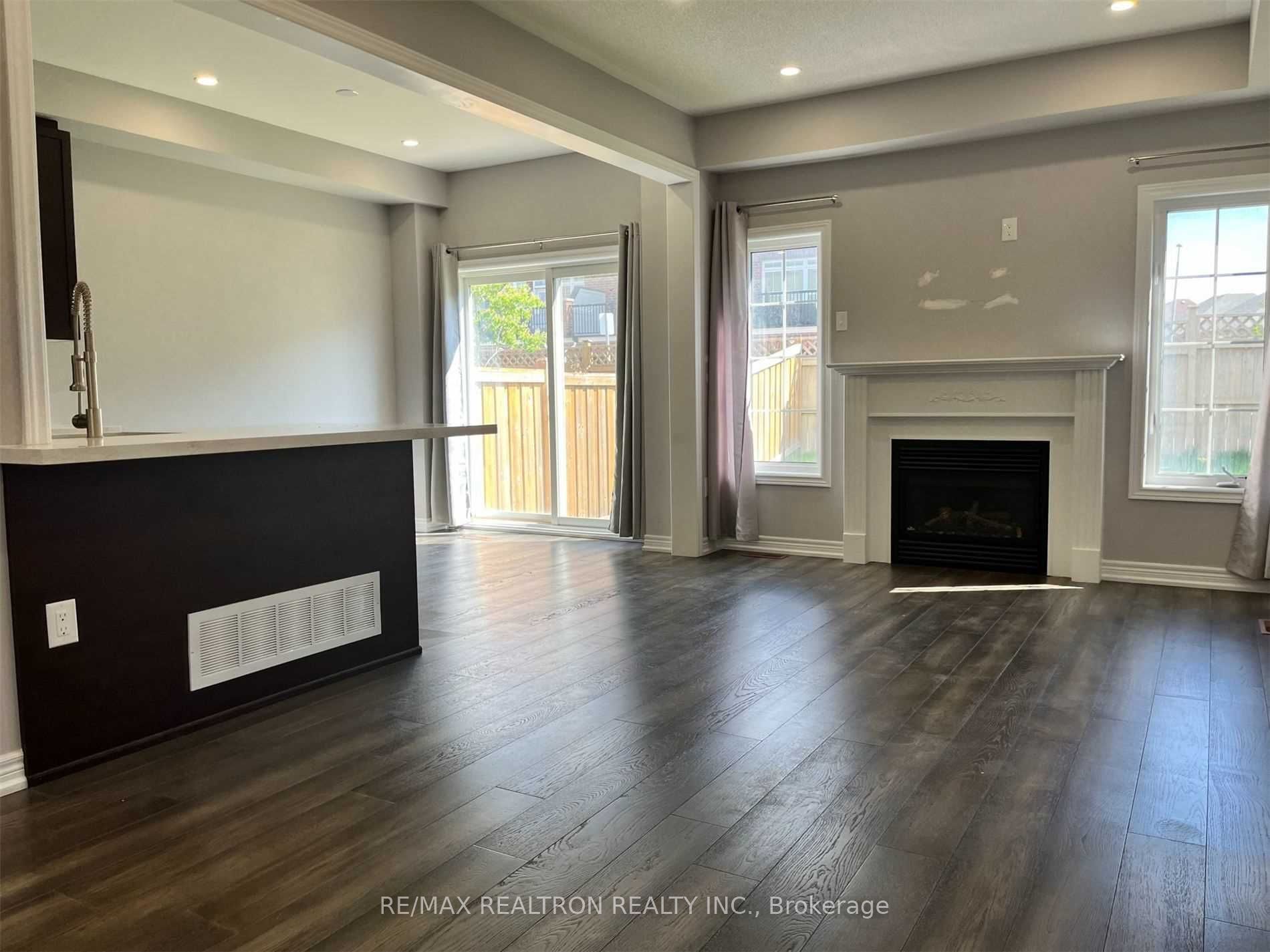 Photo 4 of 71 Fimco Crescent, Markham, Greensborough — HOMEH
