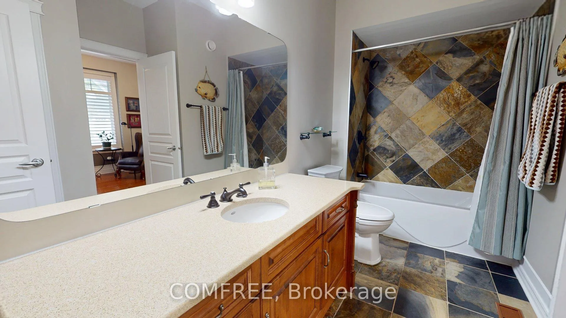Photo 14 of 176 Solera Circle, Ottawa, Hunt Club Park/Greenboro — HOMEH