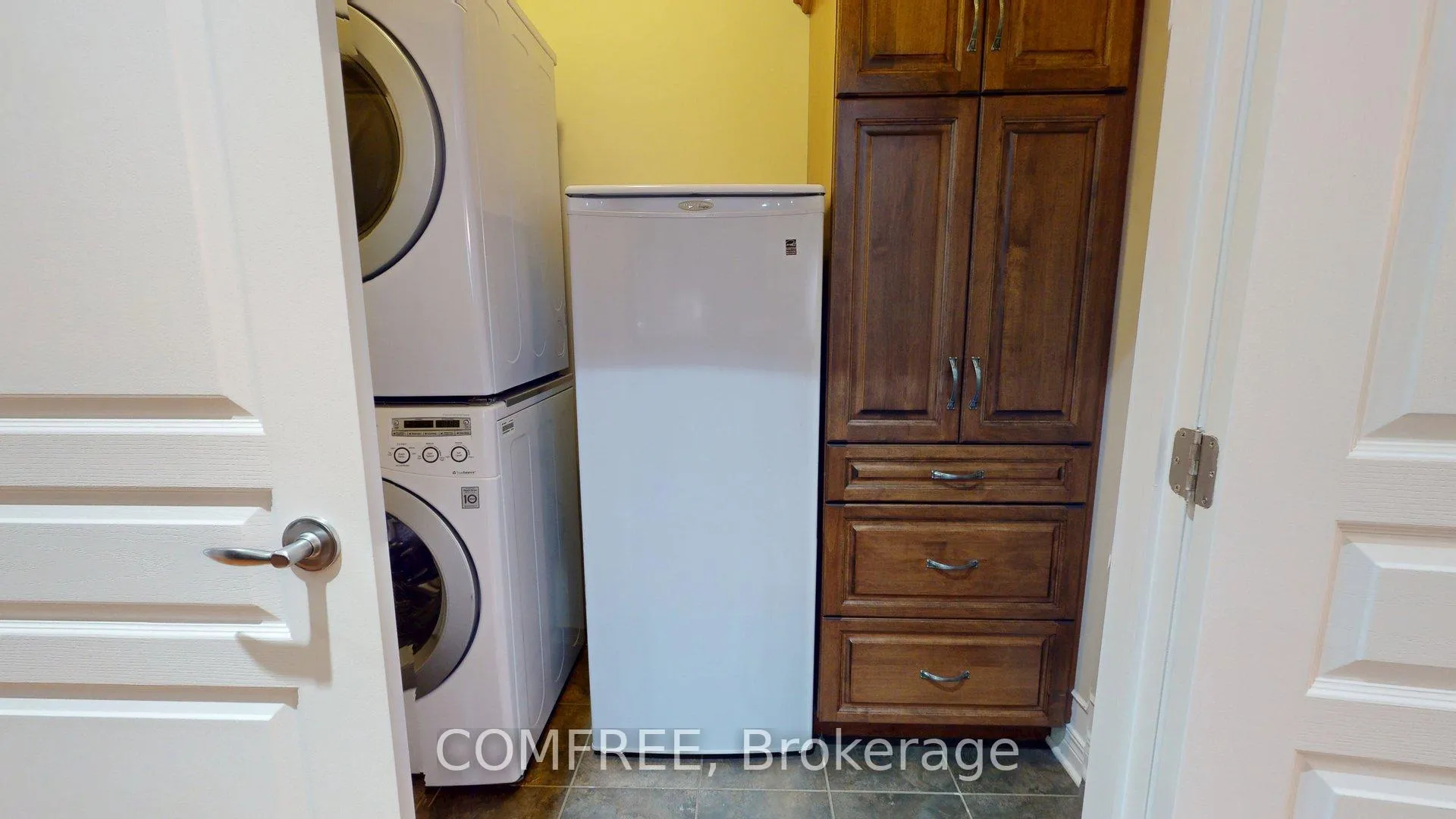 Photo 16 of 176 Solera Circle, Ottawa, Hunt Club Park/Greenboro — HOMEH