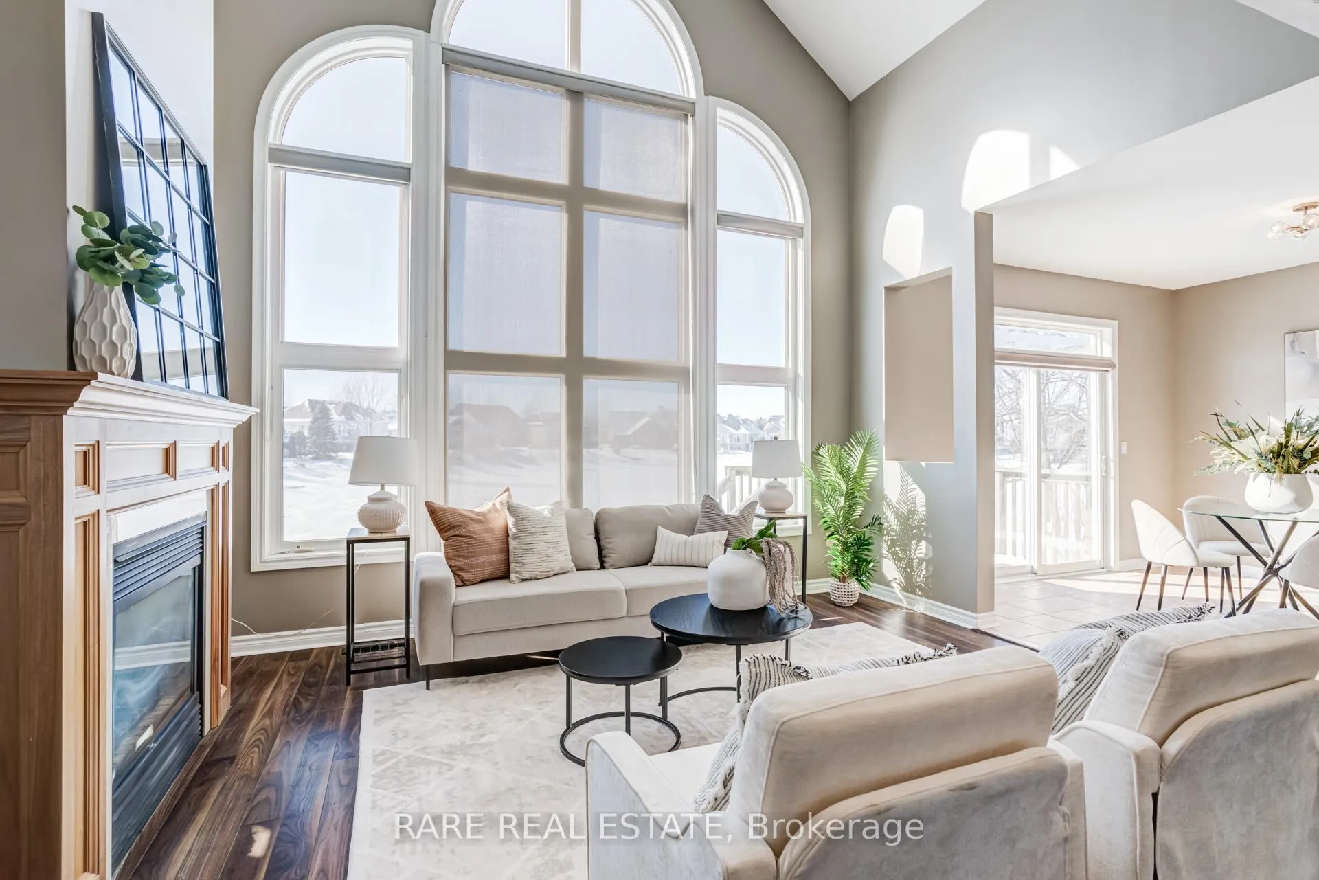 Photo 3 of 39 Waterfront Circle, Collingwood — HOMEH