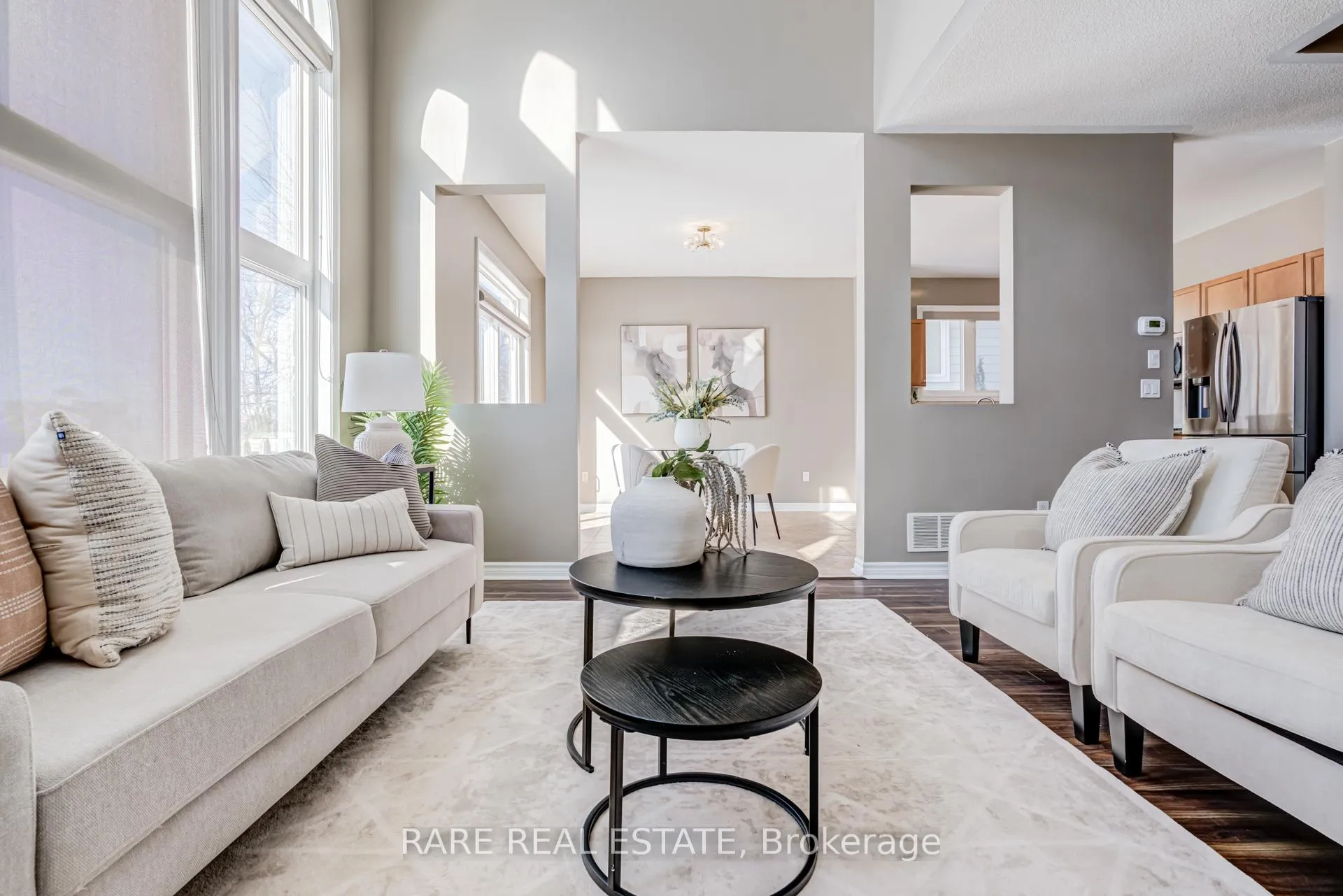 Photo 5 of 39 Waterfront Circle, Collingwood — HOMEH