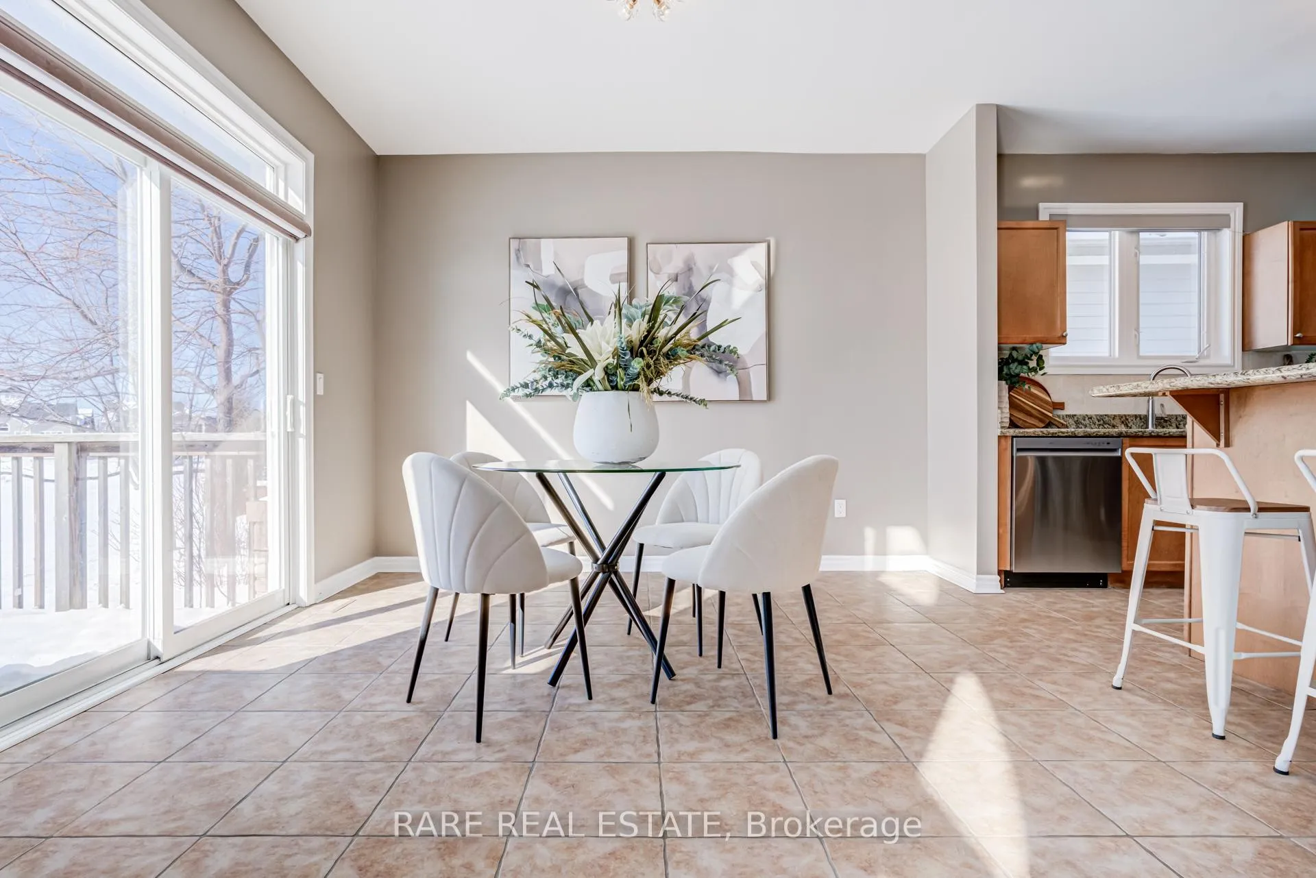 Photo 6 of 39 Waterfront Circle, Collingwood — HOMEH
