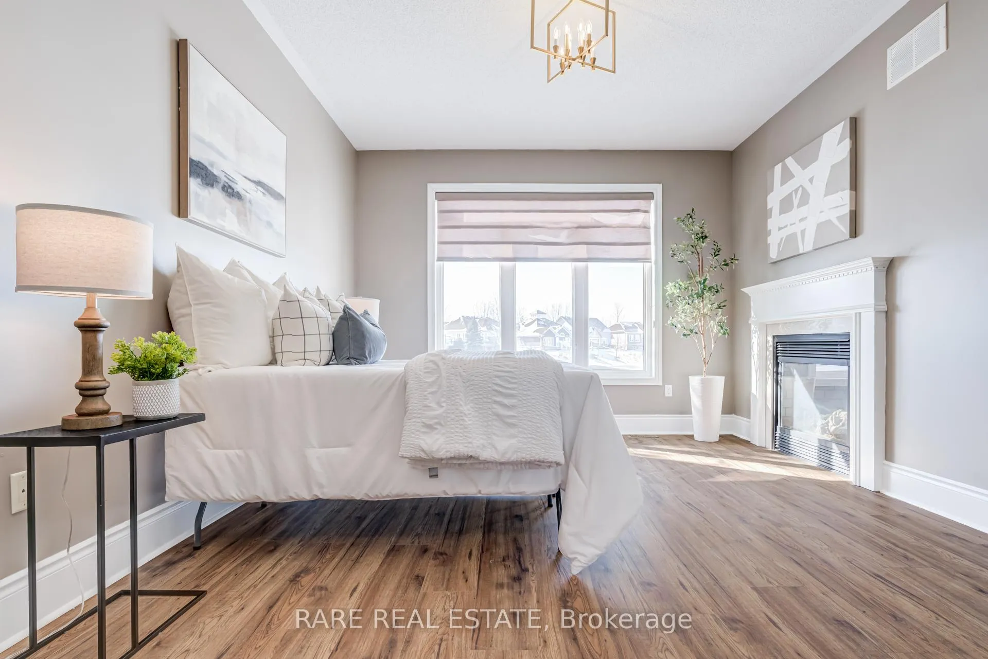 Photo 12 of 39 Waterfront Circle, Collingwood — HOMEH