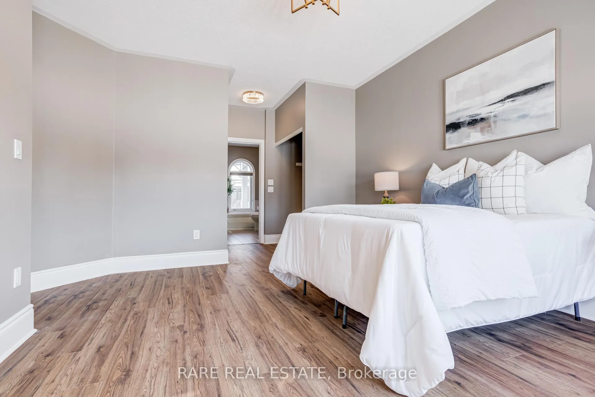 Photo 13 of 39 Waterfront Circle, Collingwood — HOMEH