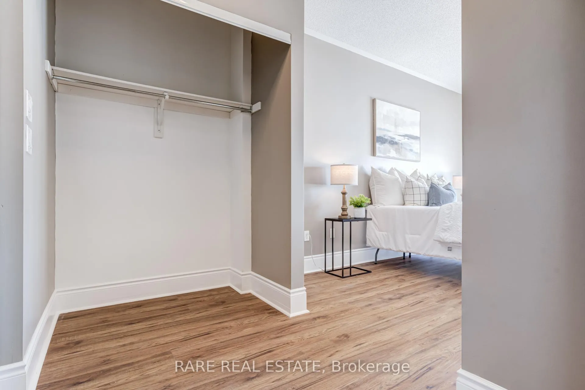 Photo 14 of 39 Waterfront Circle, Collingwood — HOMEH