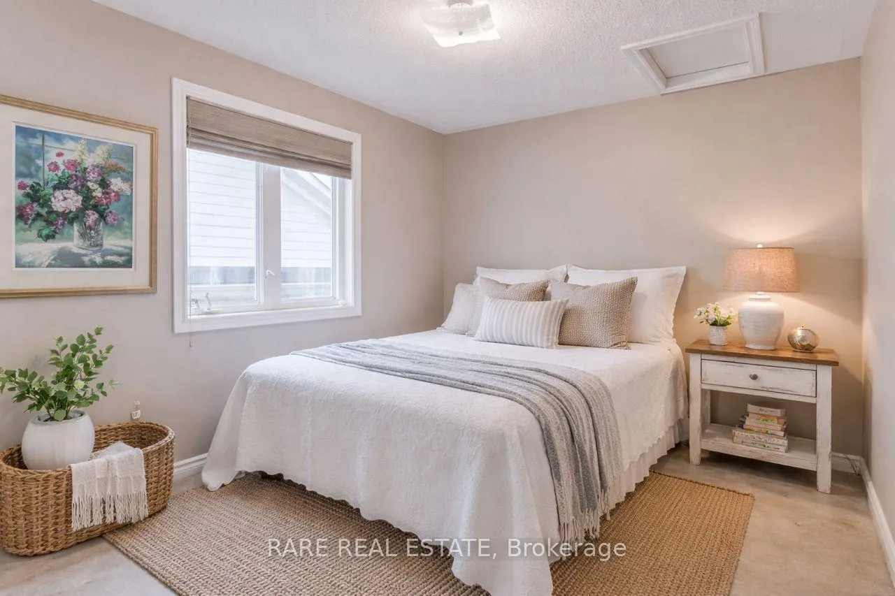 Photo 16 of 39 Waterfront Circle, Collingwood — HOMEH