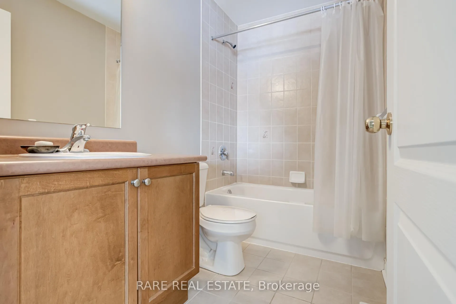 Photo 19 of 39 Waterfront Circle, Collingwood — HOMEH