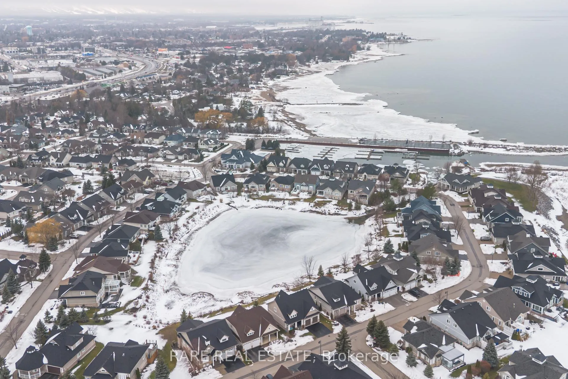 Photo 23 of 39 Waterfront Circle, Collingwood — HOMEH