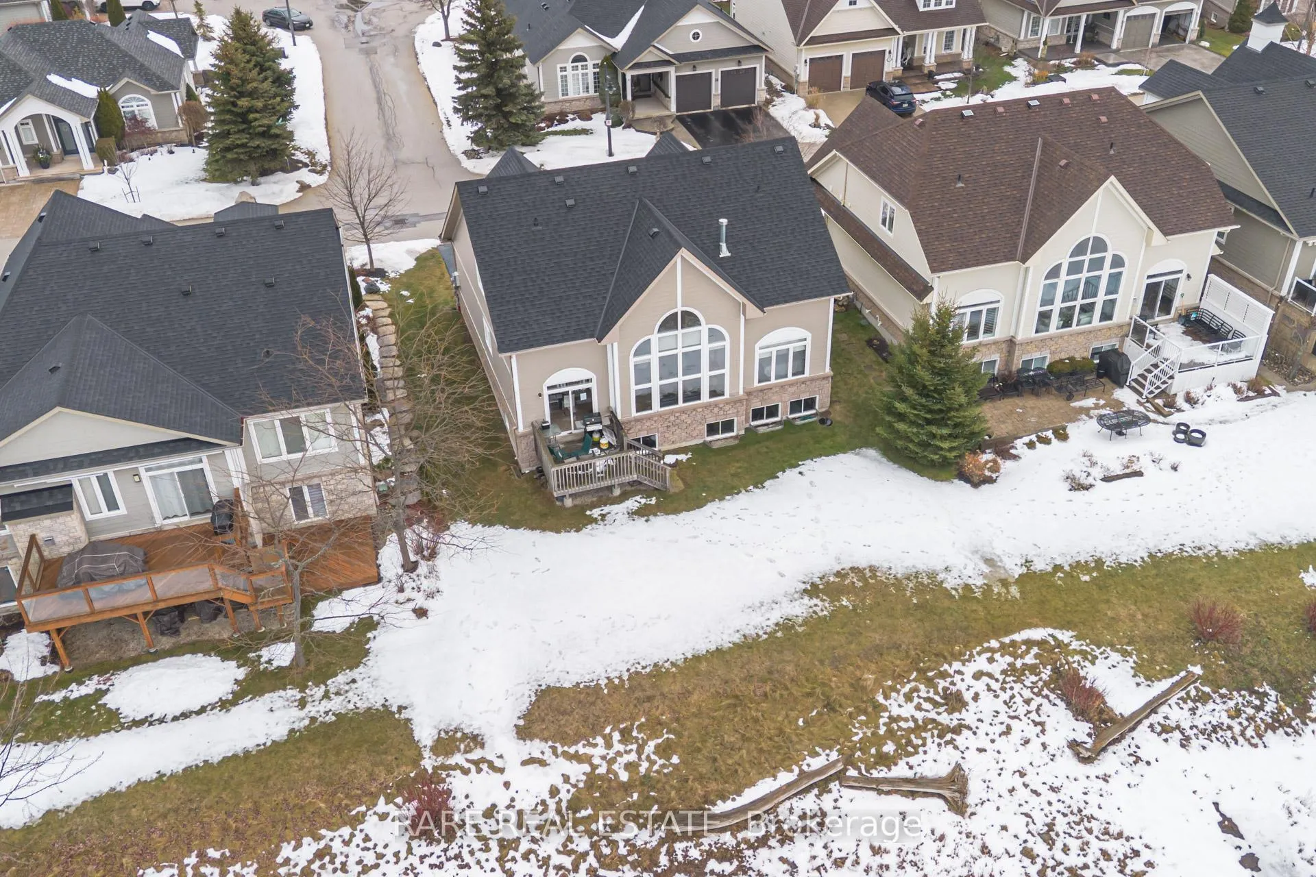 Photo 24 of 39 Waterfront Circle, Collingwood — HOMEH