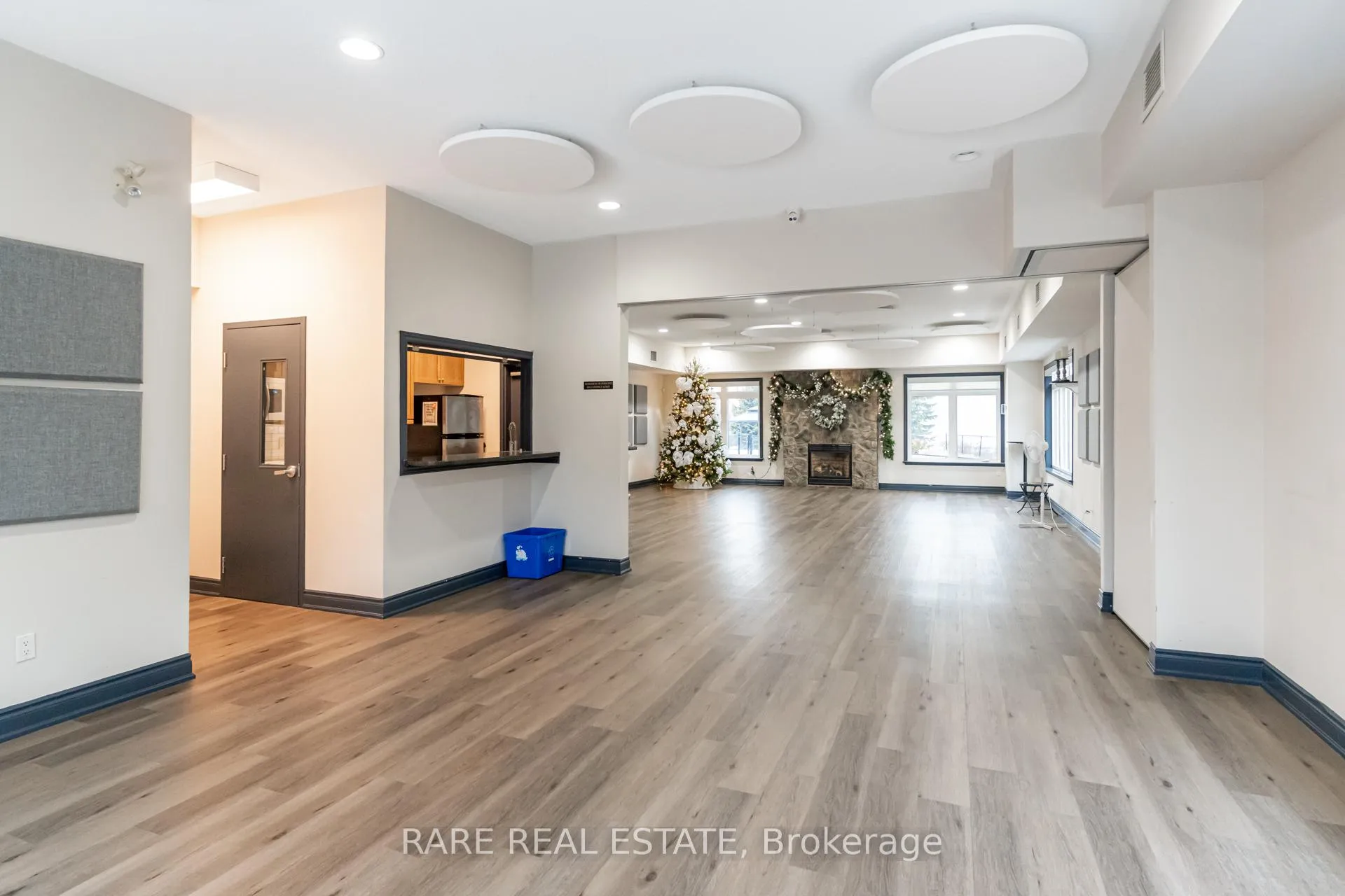 Photo 27 of 39 Waterfront Circle, Collingwood — HOMEH