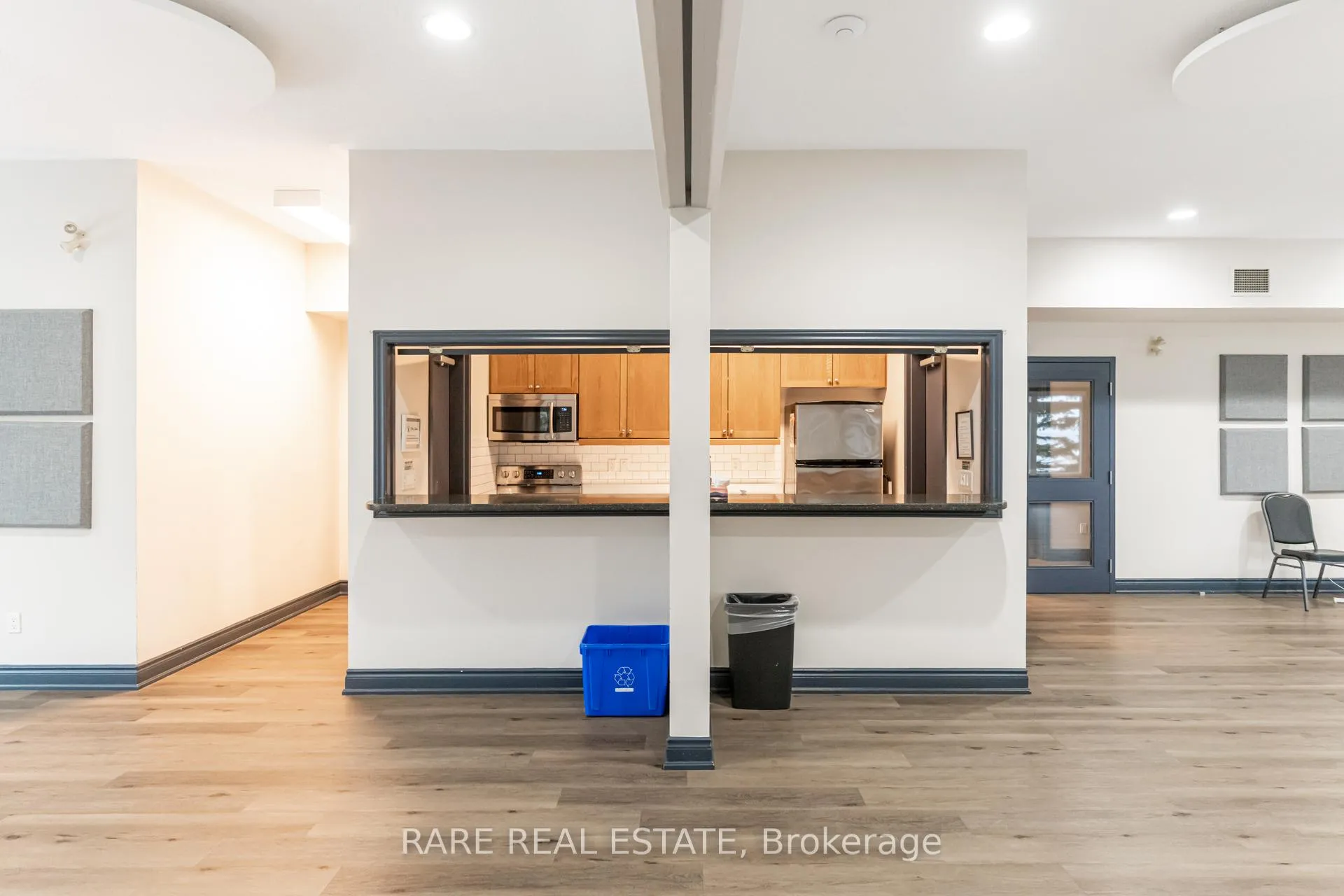 Photo 29 of 39 Waterfront Circle, Collingwood — HOMEH