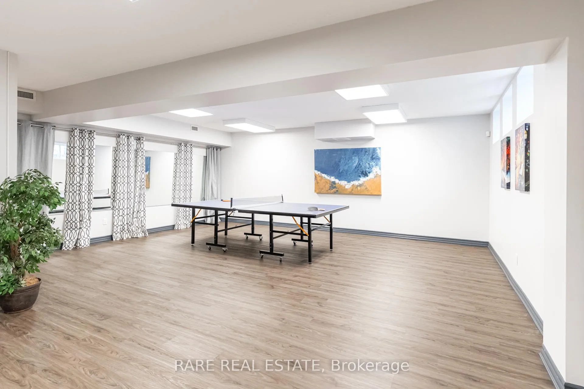 Photo 32 of 39 Waterfront Circle, Collingwood — HOMEH