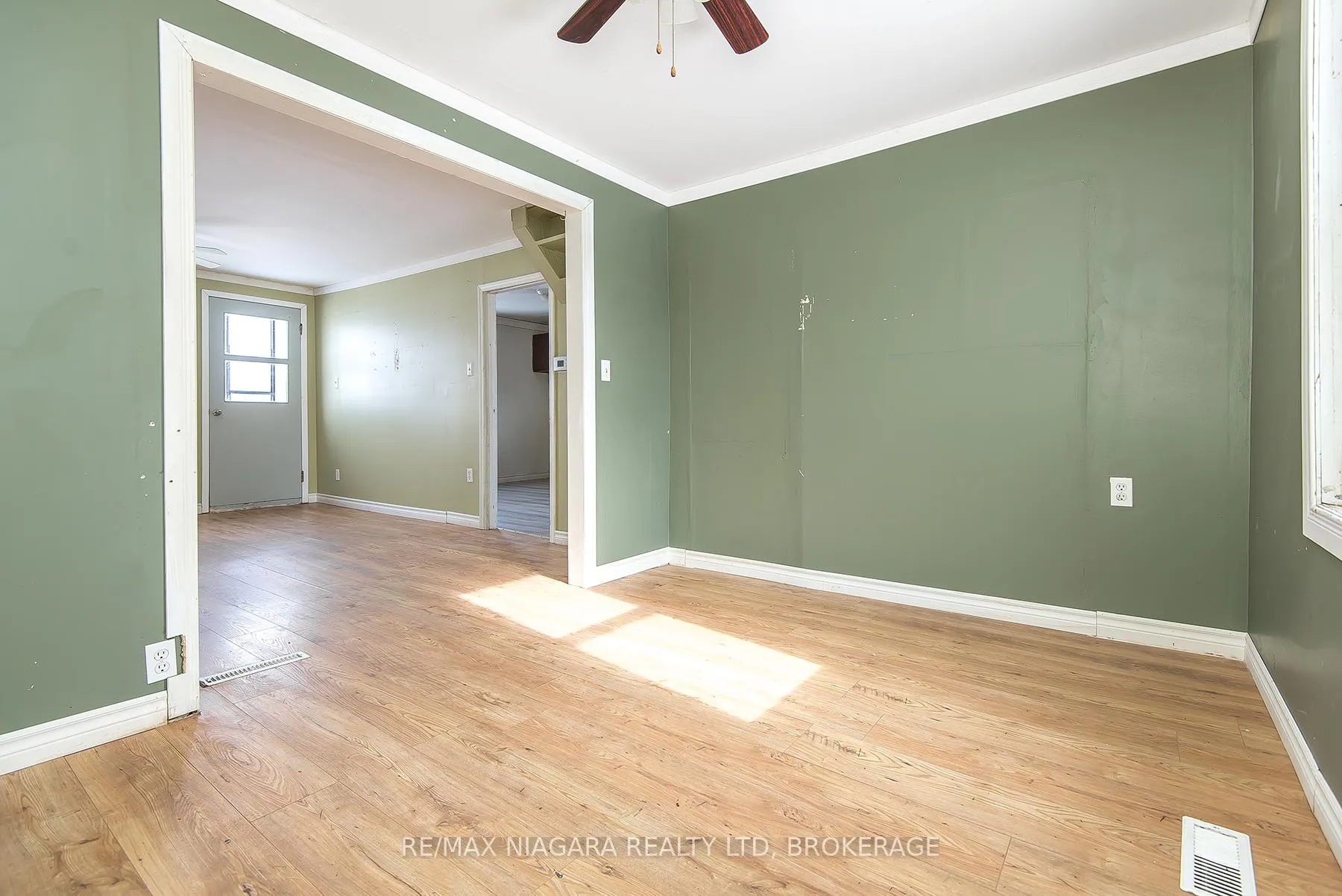 Photo 6 of 567 Killaly Street, Port Colborne, Killaly East — HOMEH