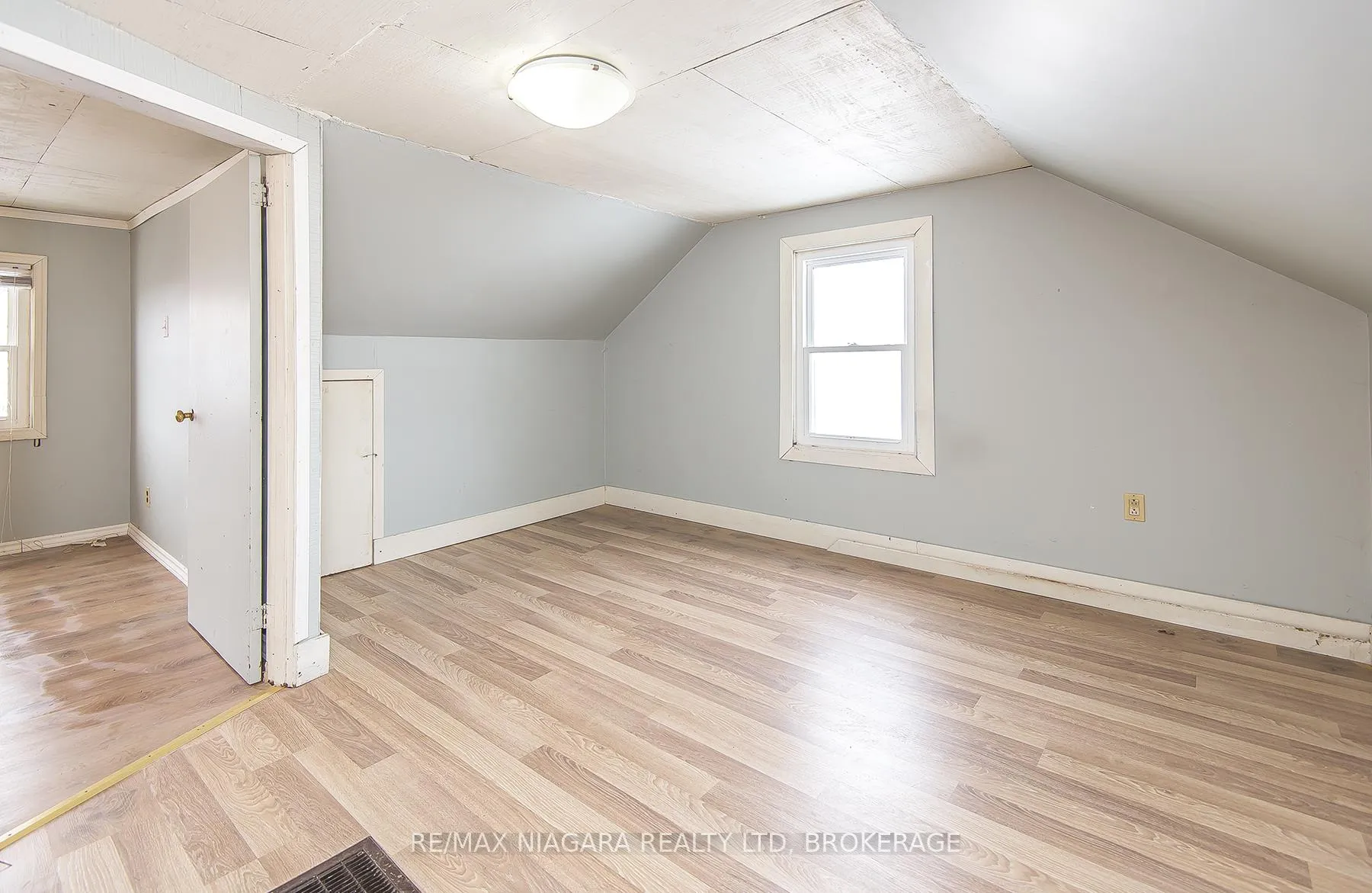 Photo 20 of 567 Killaly Street, Port Colborne, Killaly East — HOMEH