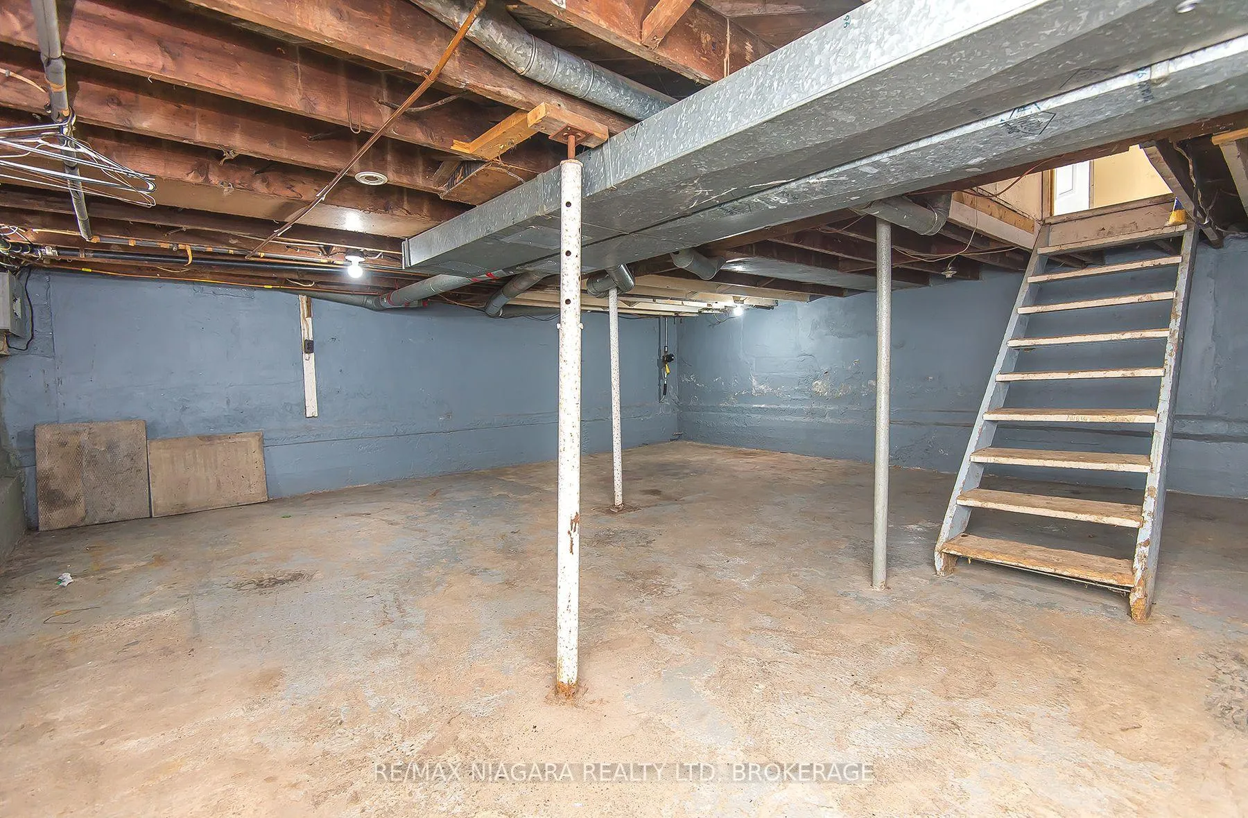Photo 21 of 567 Killaly Street, Port Colborne, Killaly East — HOMEH