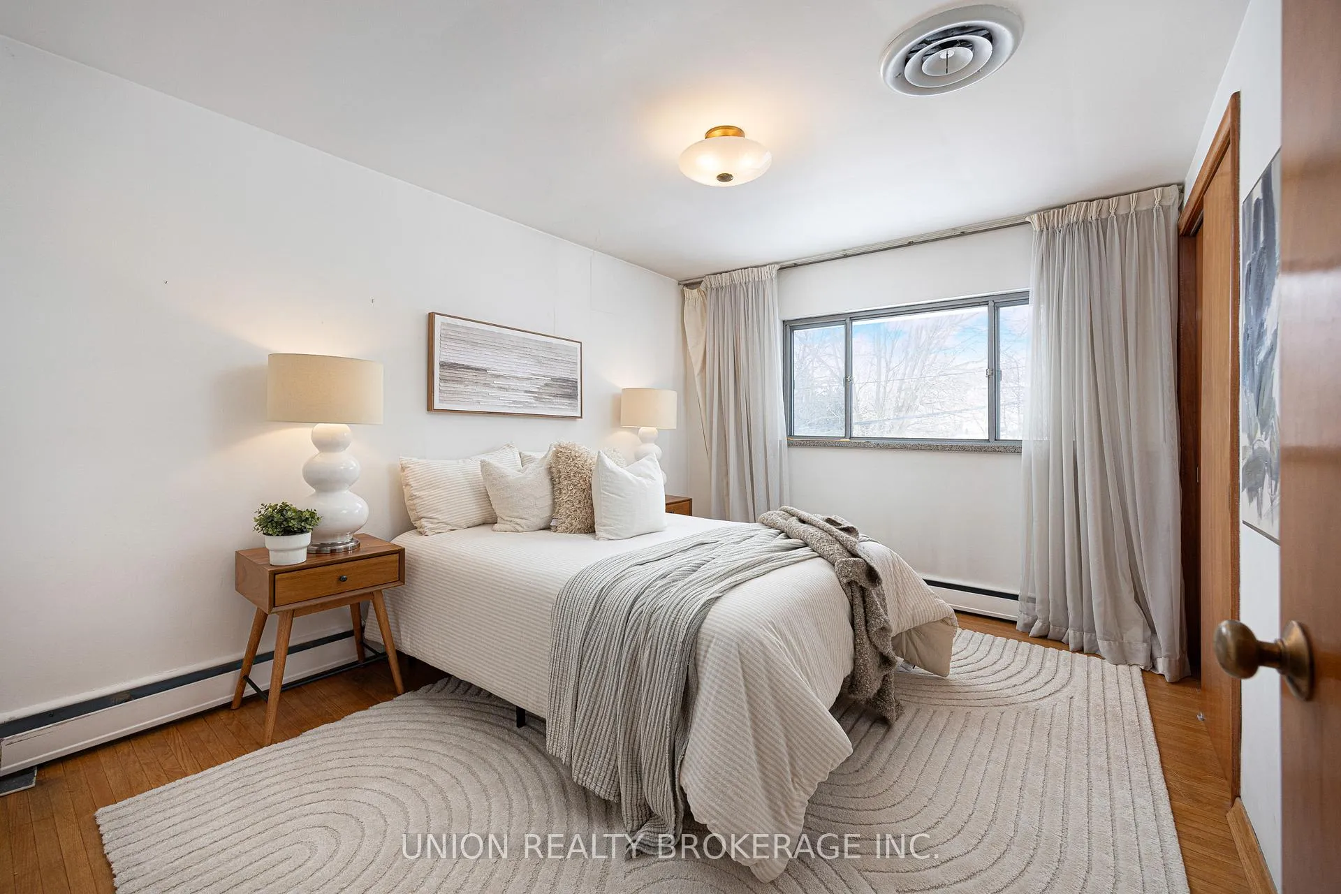 Photo 29 of 53 Long Crescent, Toronto, The Beaches — HOMEH