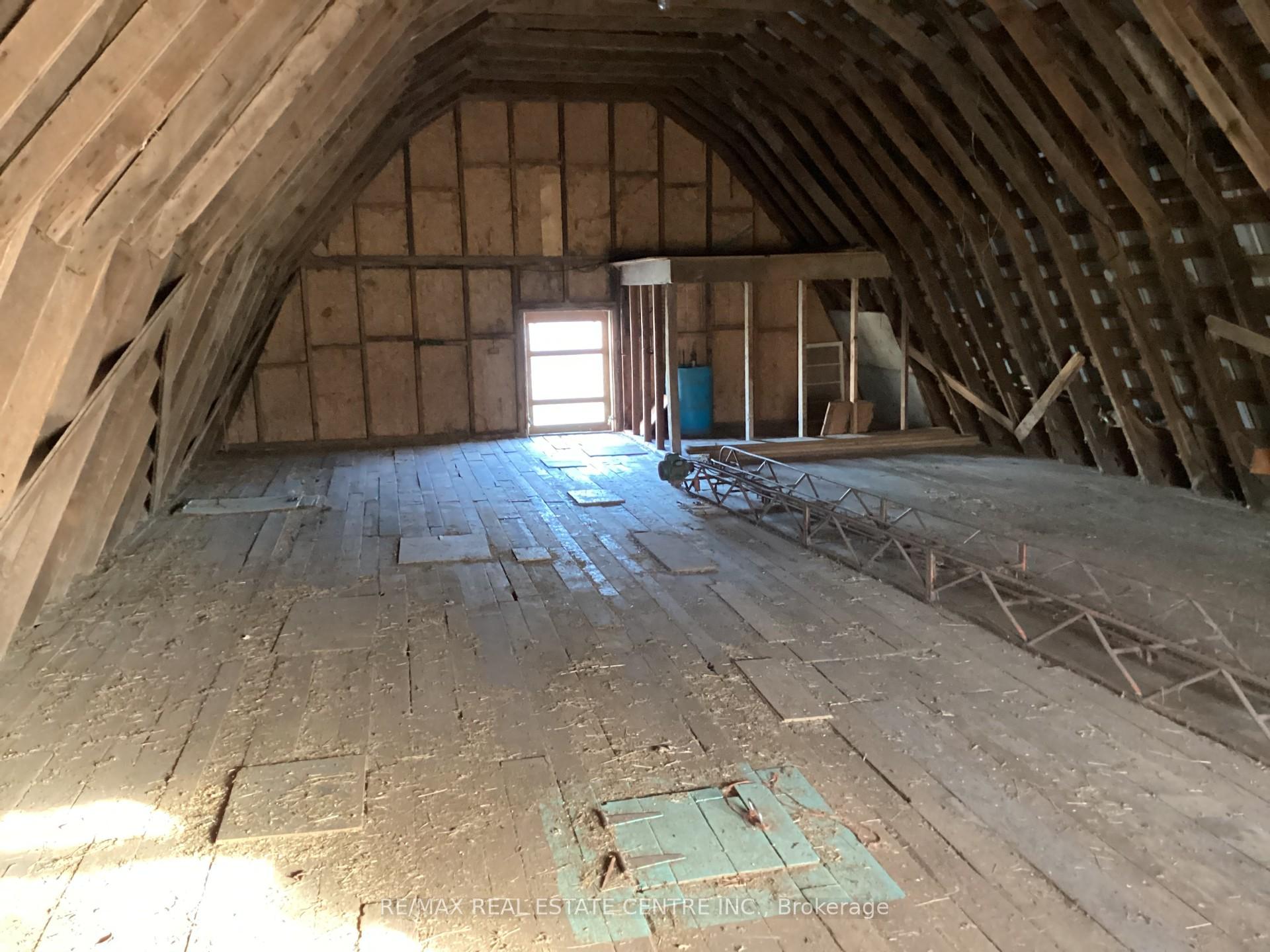 Photo 19 of 1892 Centre Road, Hamilton, Rural Flamborough — HOMEH