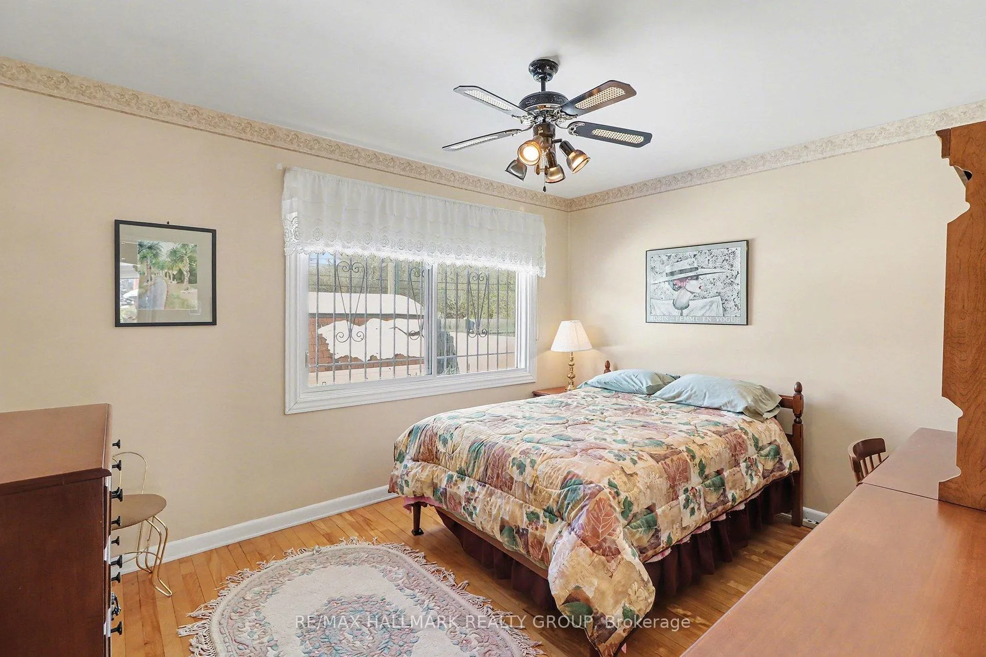 Photo 13 of 2004 Dorval Avenue, Ottawa, Elmvale Acres — HOMEH