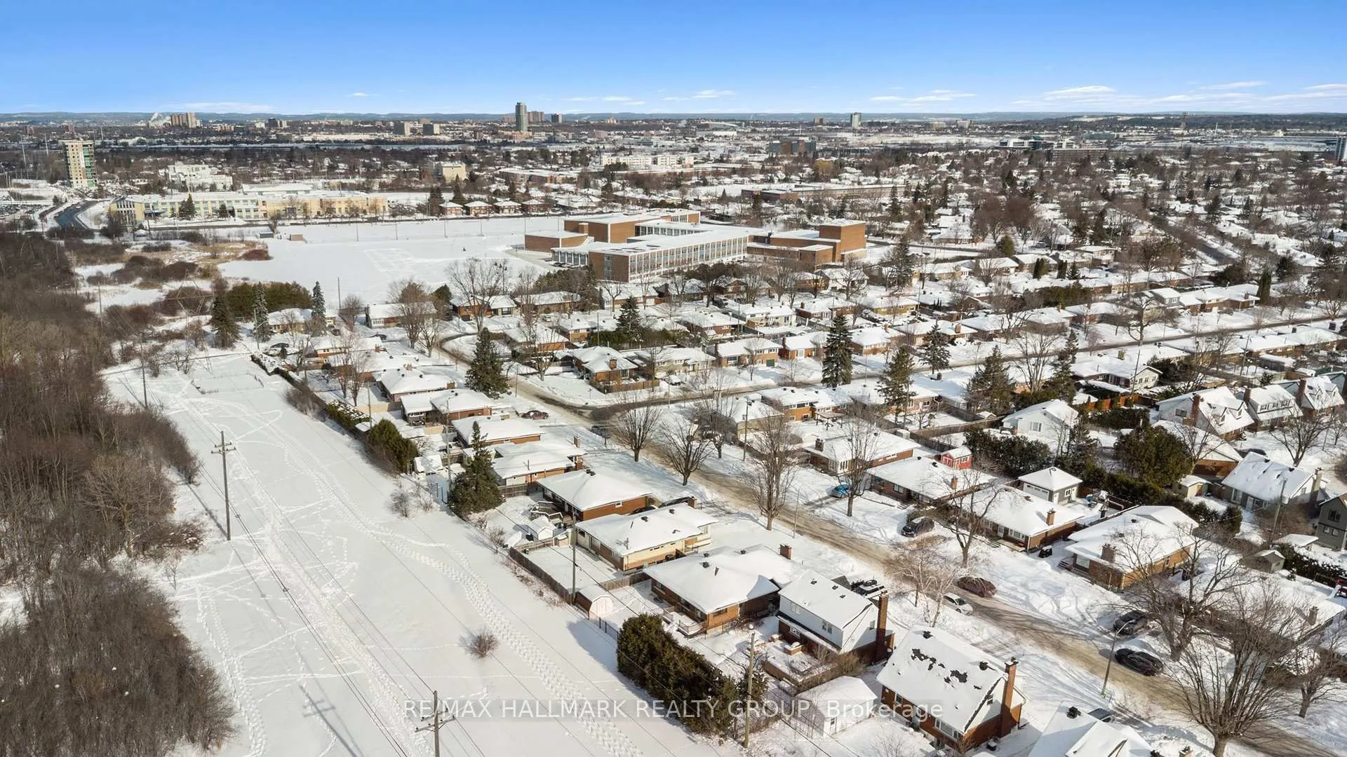 Photo 26 of 2004 Dorval Avenue, Ottawa, Elmvale Acres — HOMEH