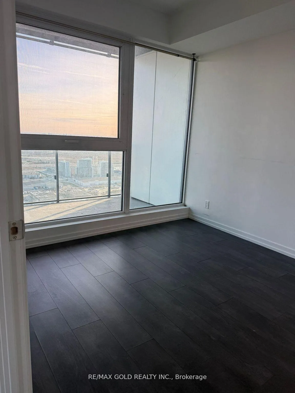 Photo 8 of Unit 5212, 7890 Jane Street, Vaughan, Concord — HOMEH