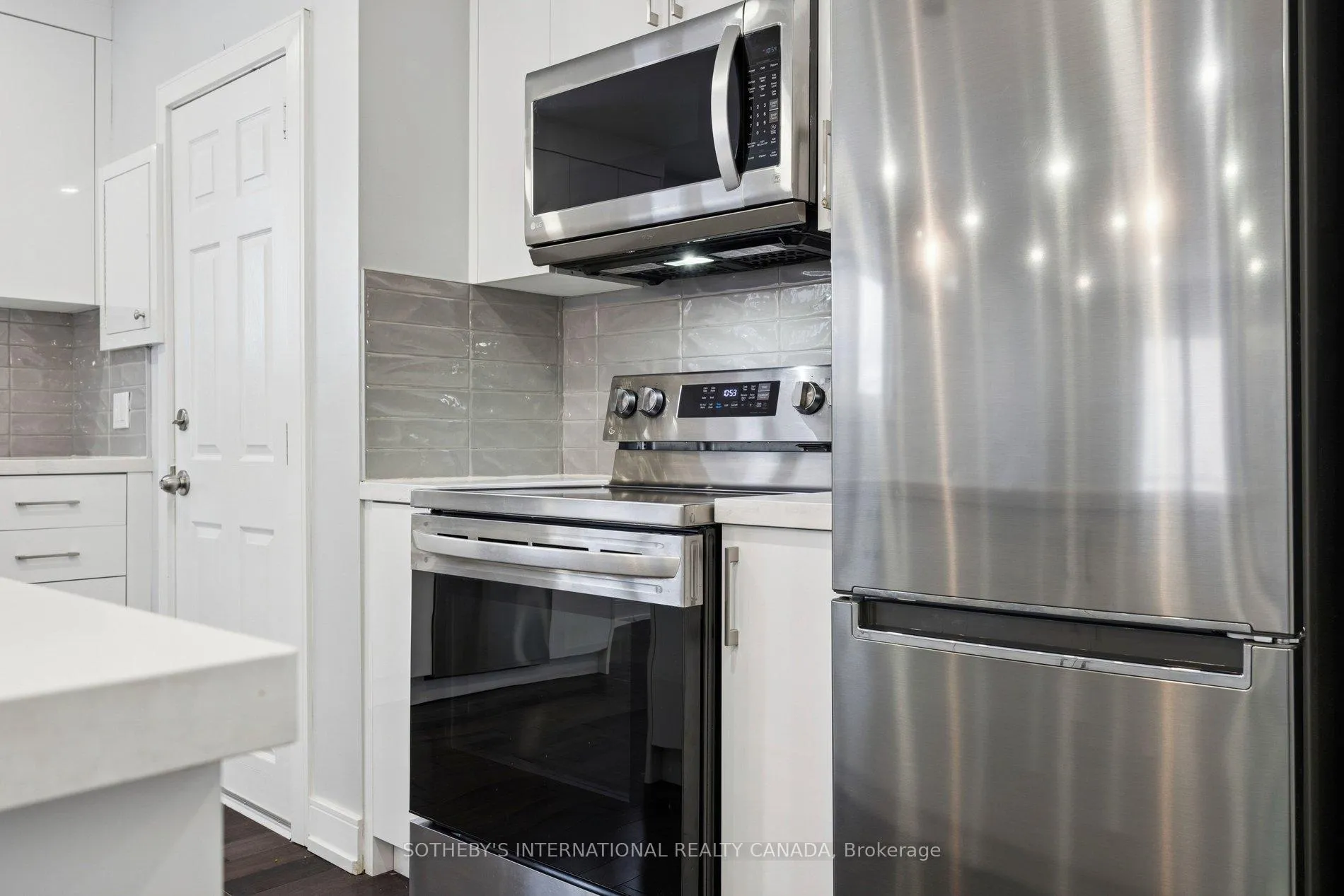 Photo 15 of 59 Burnaby Boulevard, Toronto, Lawrence Park South — HOMEH
