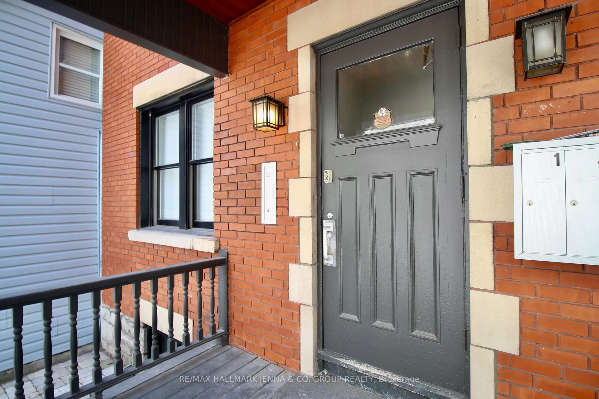 Photo 2 of Unit 2, 38 Bruyere Street, Ottawa, Lower Town/Byward Market — HOMEH