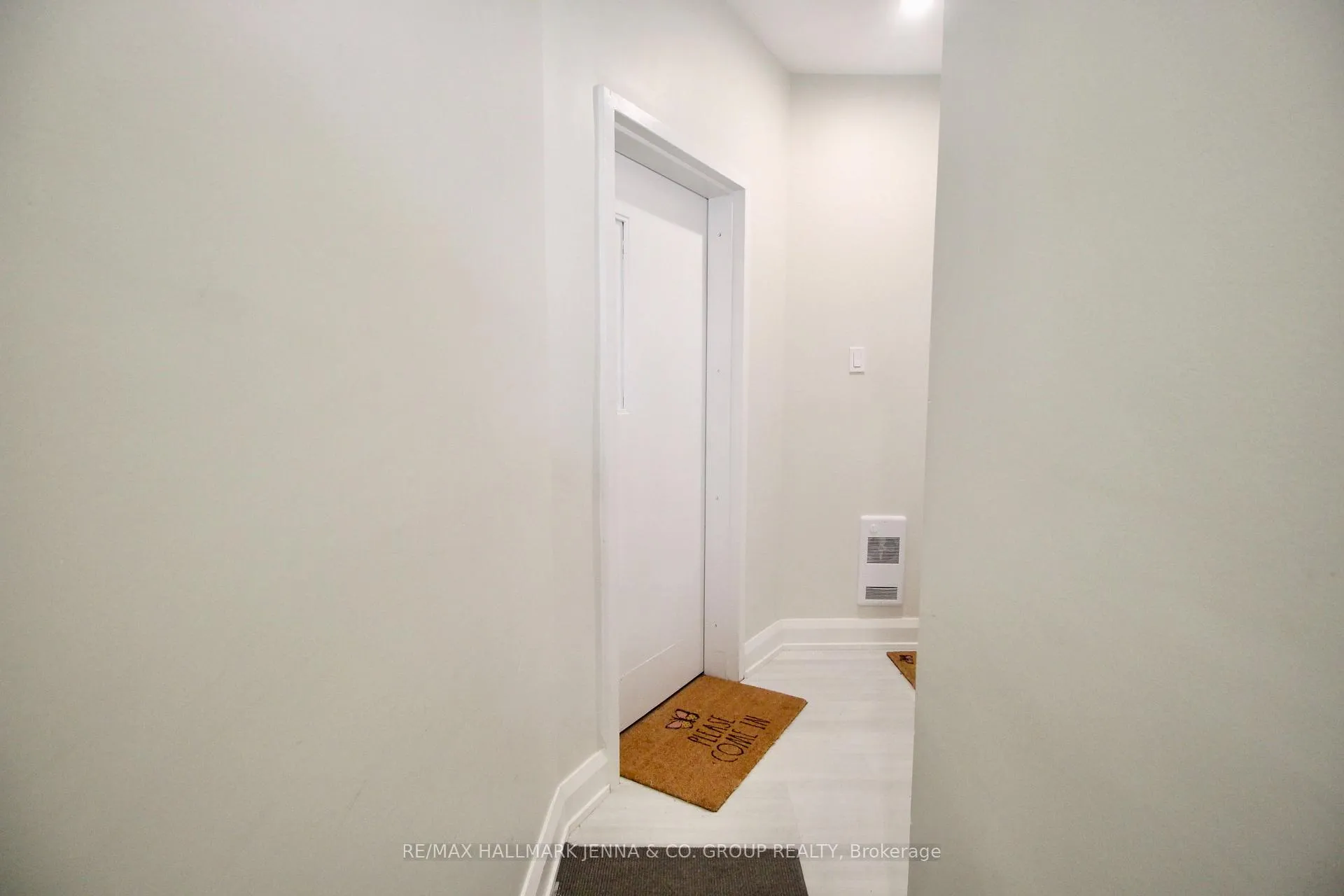 Photo 3 of Unit 2, 38 Bruyere Street, Ottawa, Lower Town/Byward Market — HOMEH