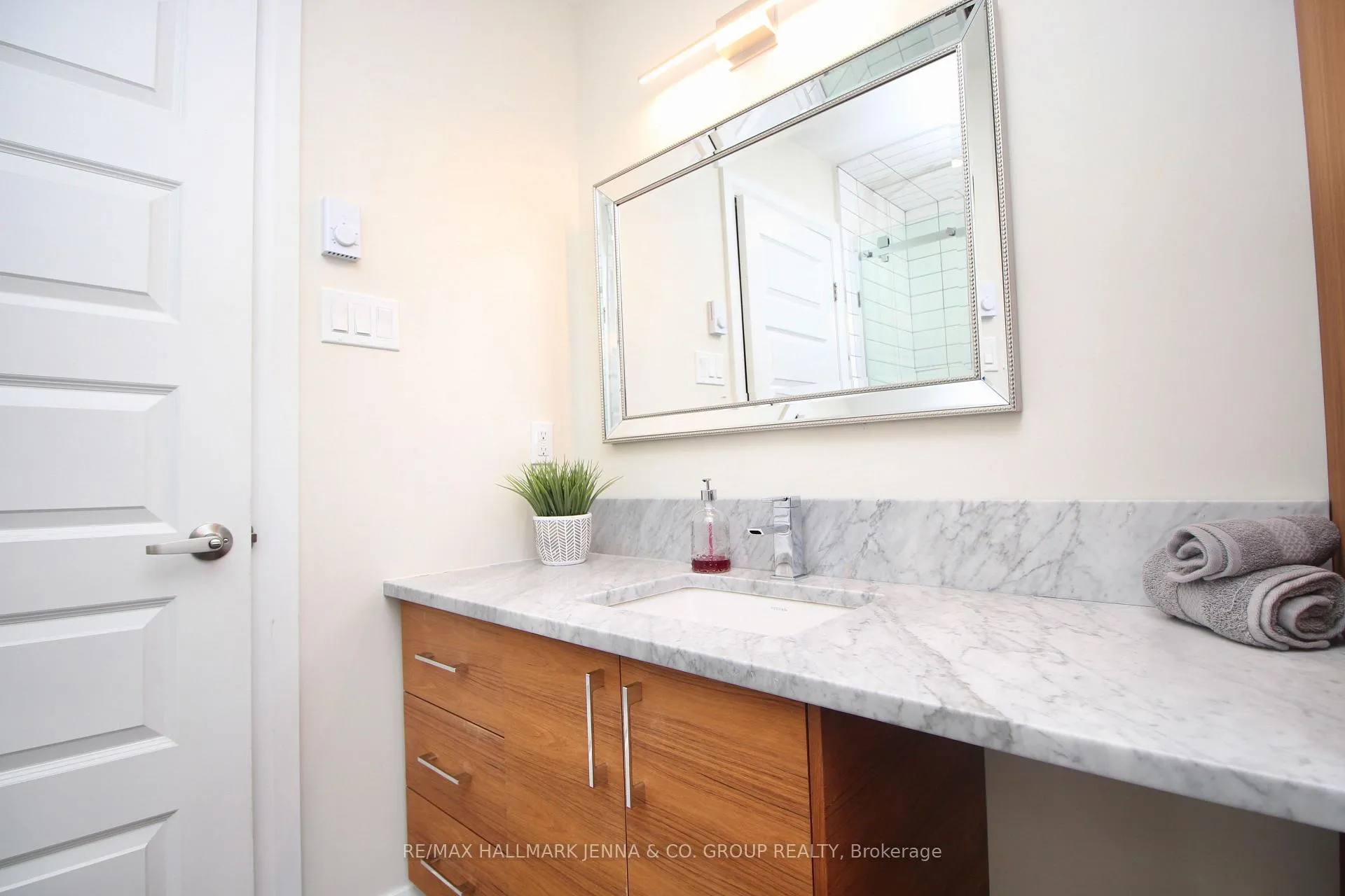 Photo 13 of Unit 2, 38 Bruyere Street, Ottawa, Lower Town/Byward Market — HOMEH
