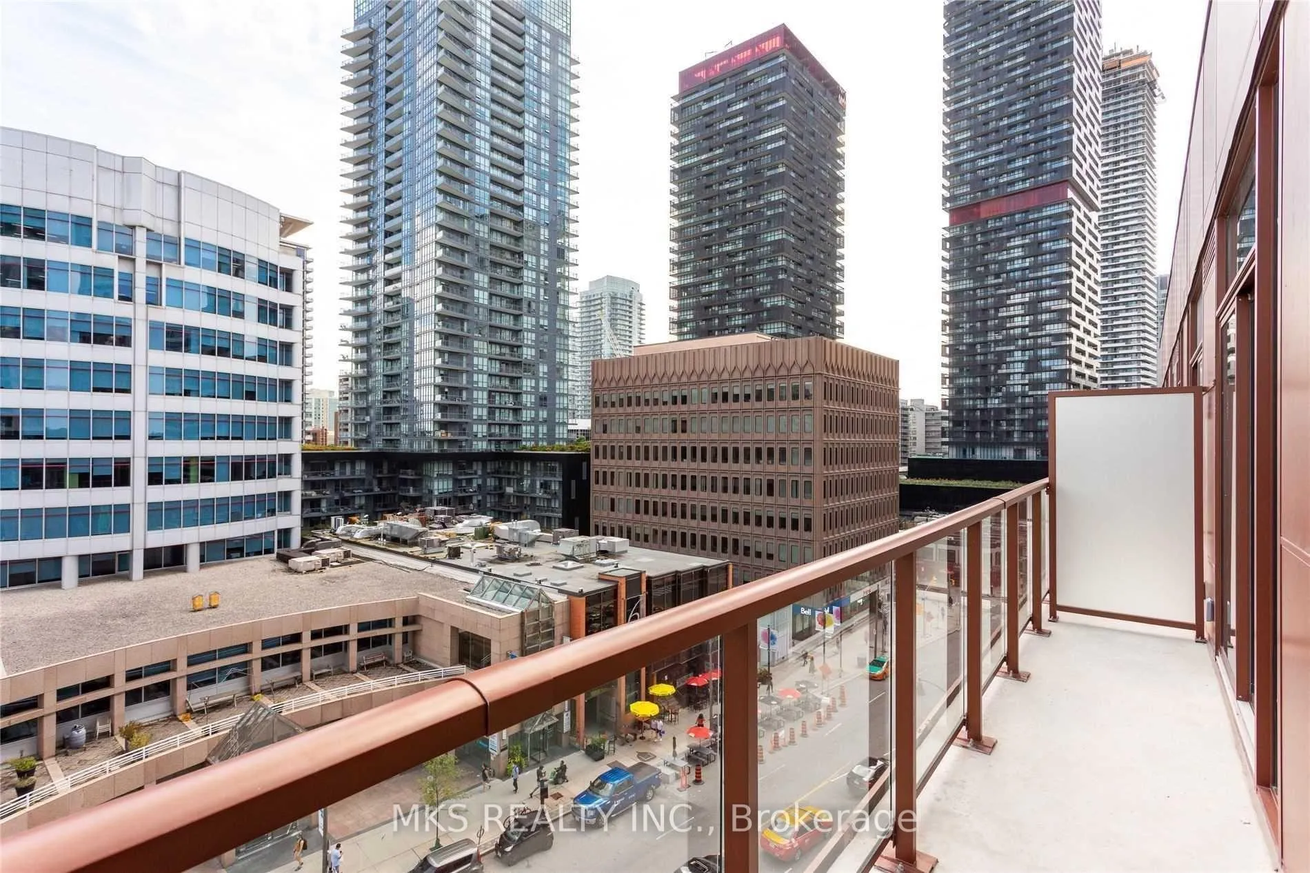 Photo 2 of Unit 507, 33 Helendale Avenue, Toronto, Yonge-Eglinton — HOMEH