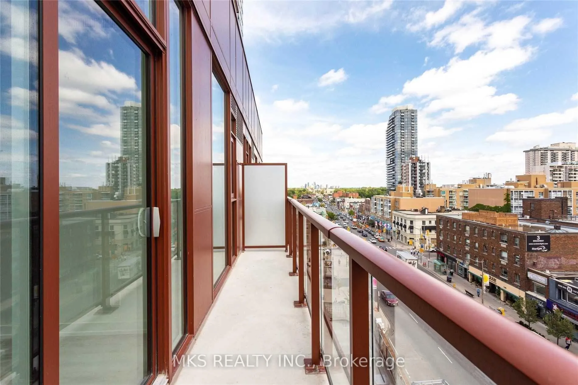 Photo 4 of Unit 507, 33 Helendale Avenue, Toronto, Yonge-Eglinton — HOMEH
