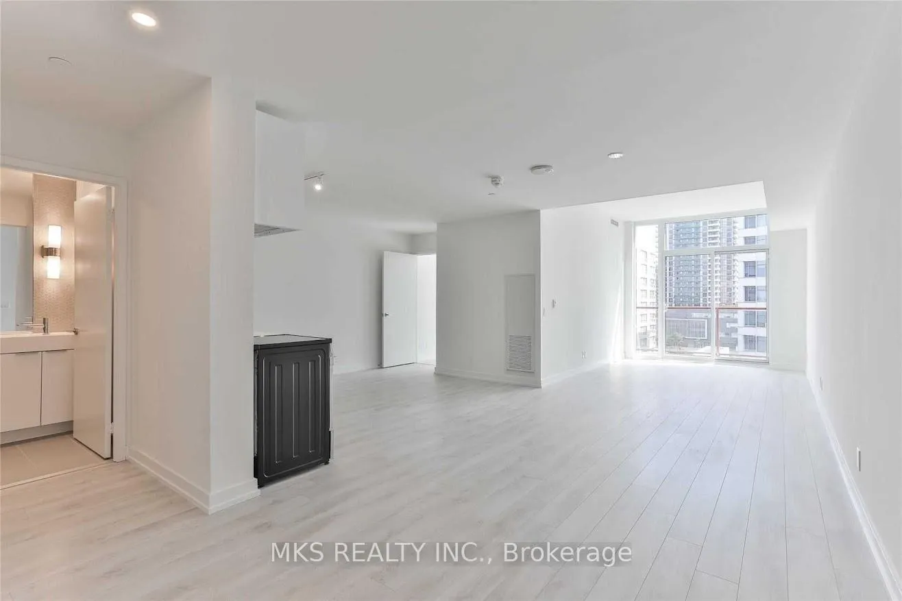 Photo 6 of Unit 507, 33 Helendale Avenue, Toronto, Yonge-Eglinton — HOMEH
