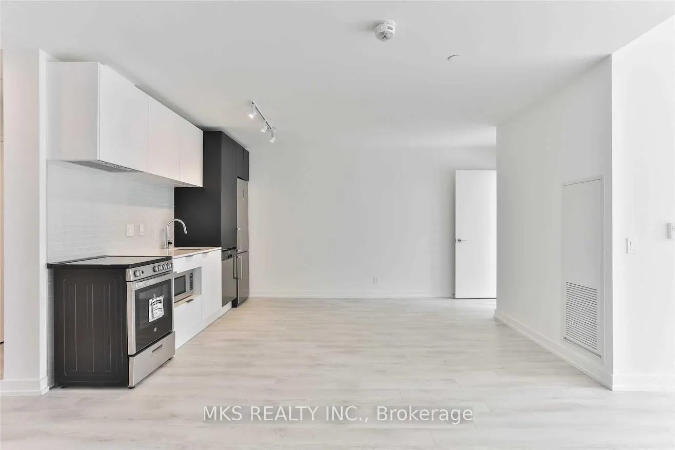 Photo 8 of Unit 507, 33 Helendale Avenue, Toronto, Yonge-Eglinton — HOMEH