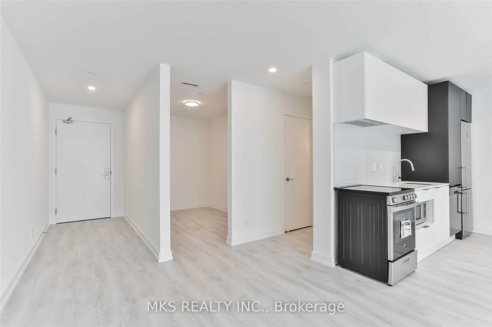 Photo 14 of Unit 507, 33 Helendale Avenue, Toronto, Yonge-Eglinton — HOMEH